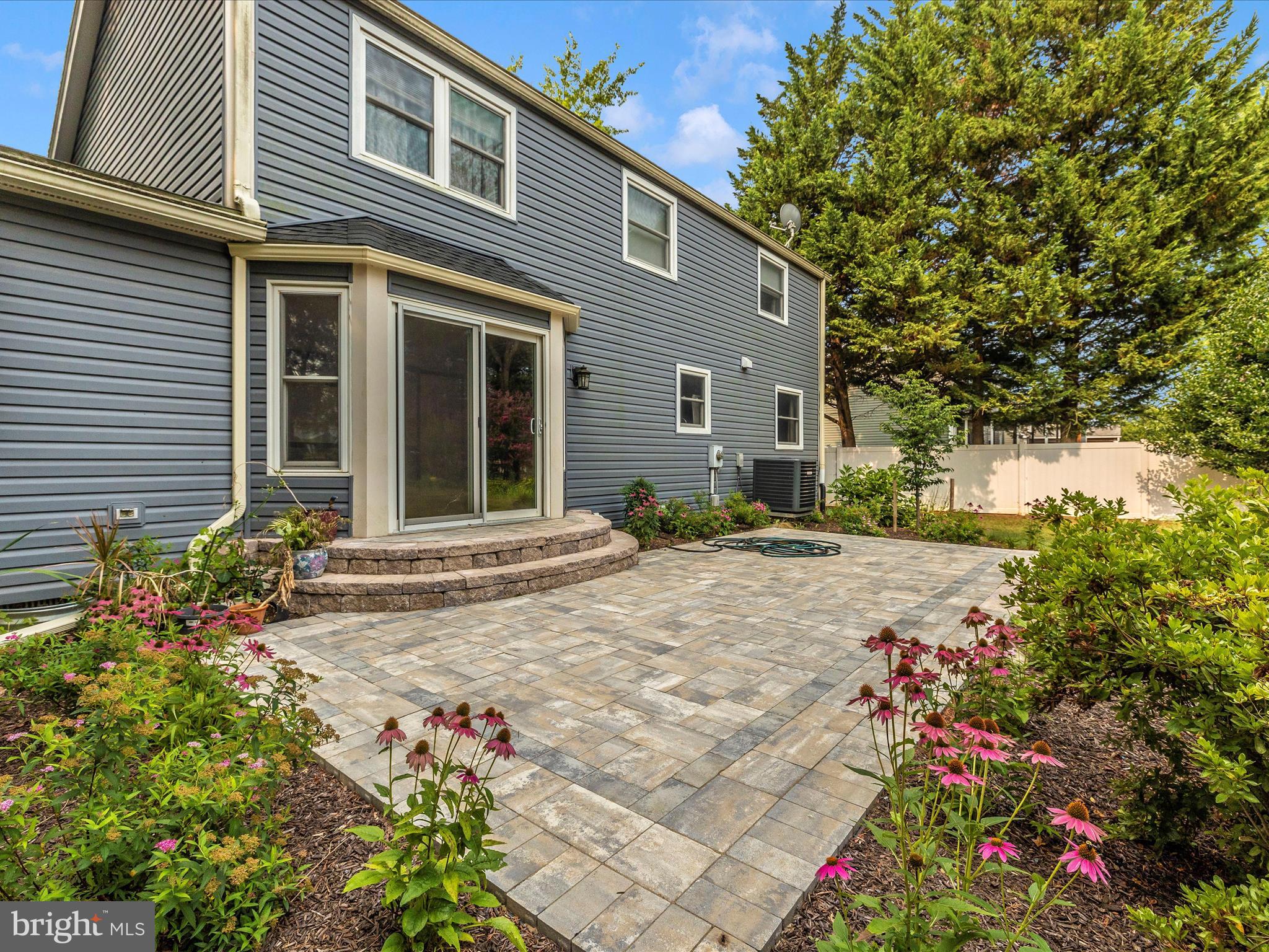 FOUNTAIN ROCK MANOR - Residential