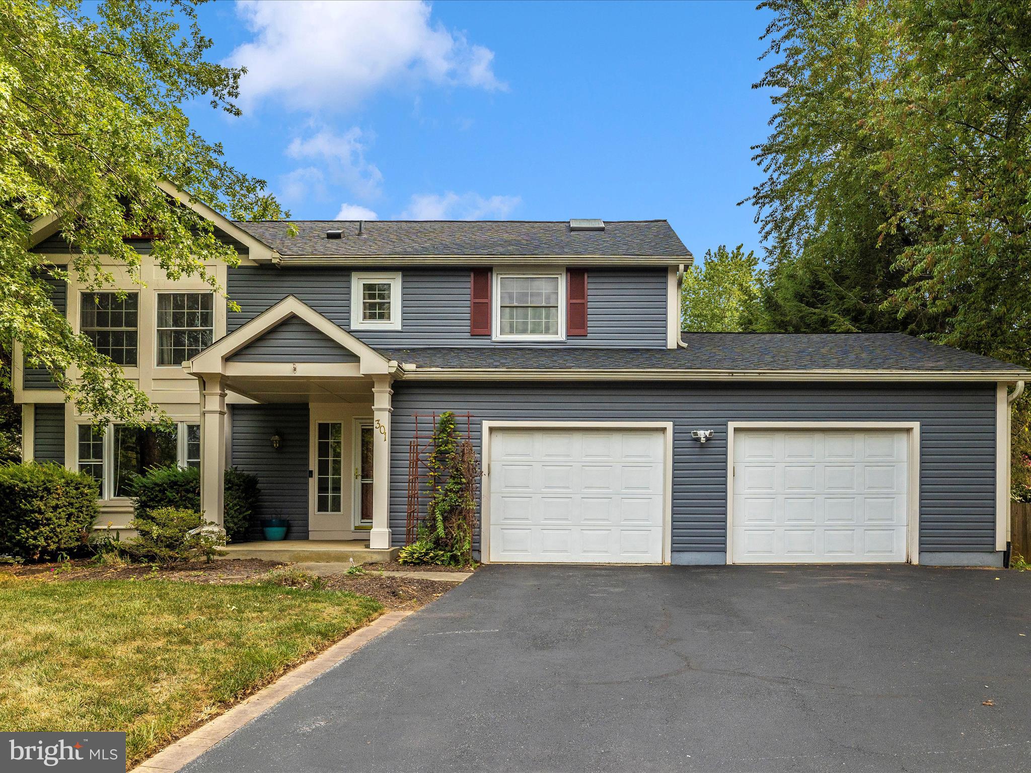 FOUNTAIN ROCK MANOR - Residential