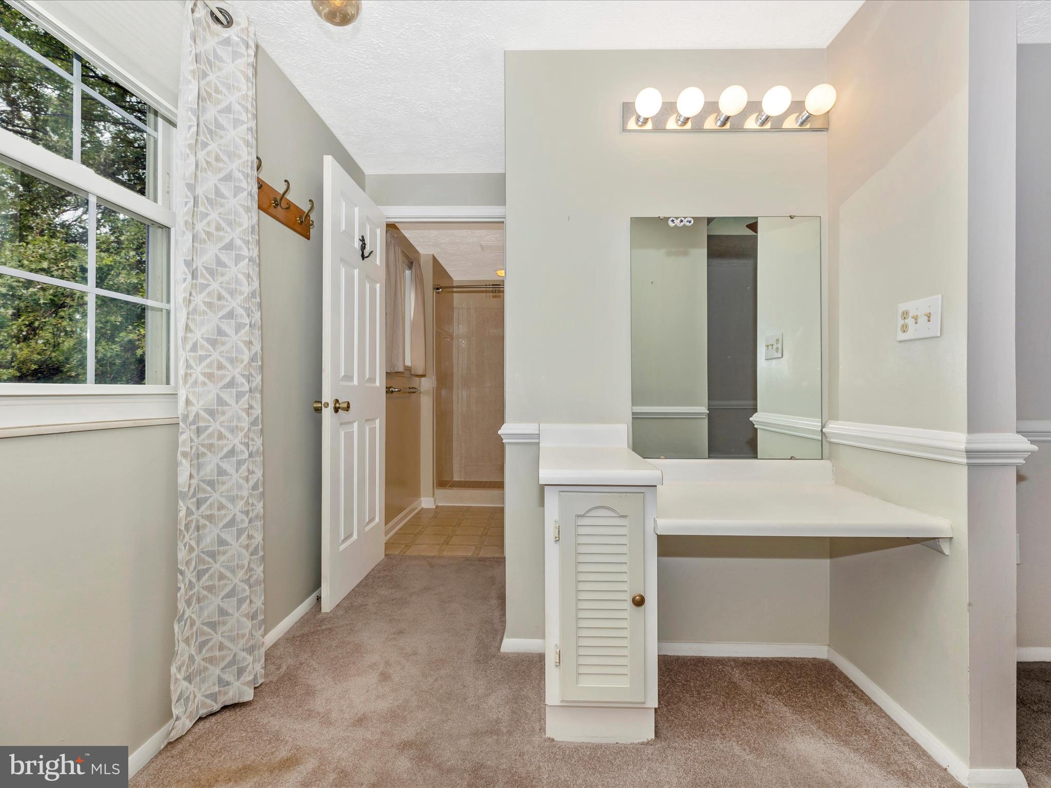 FOUNTAIN ROCK MANOR - Residential