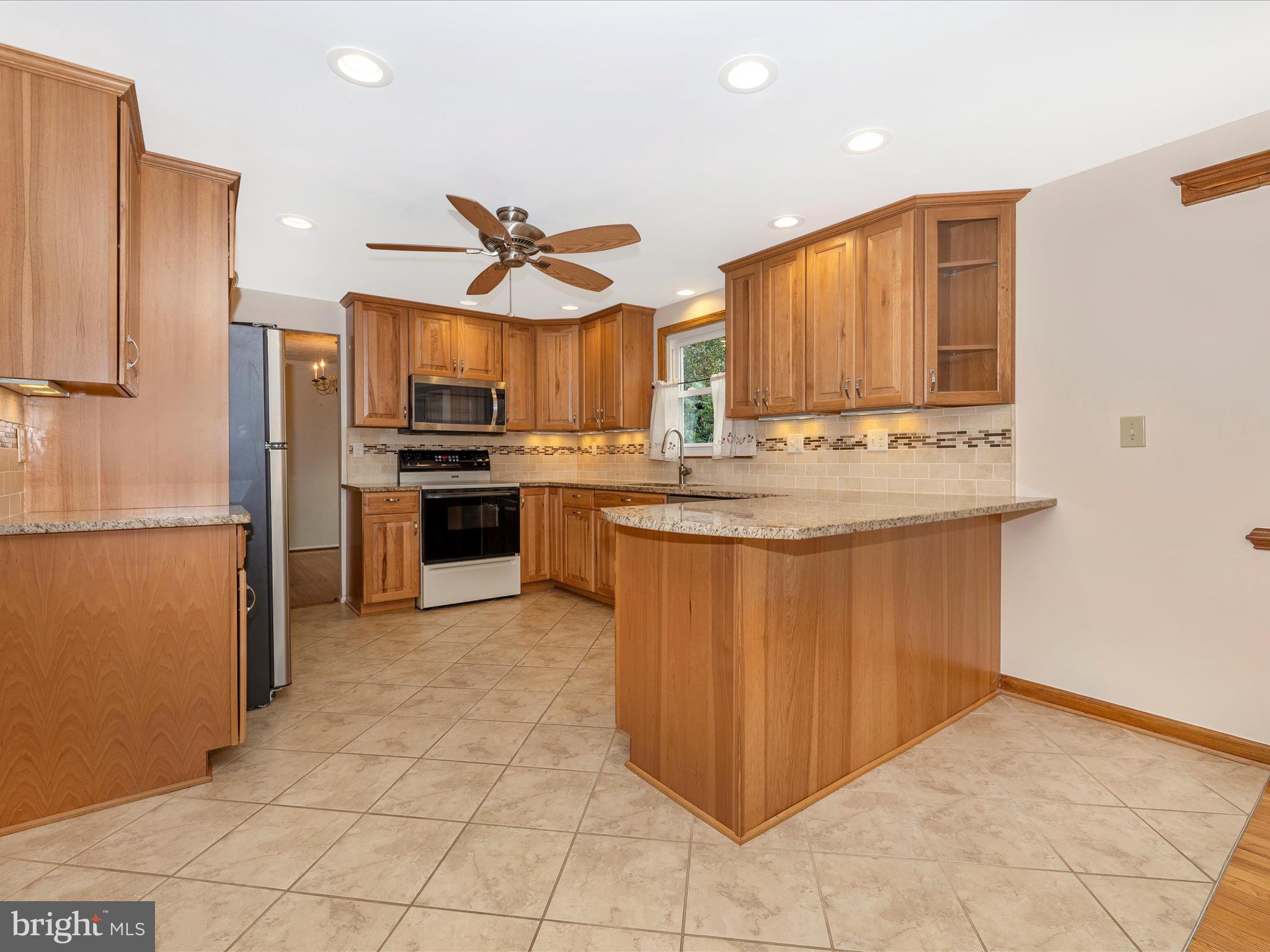 FOUNTAIN ROCK MANOR - Residential