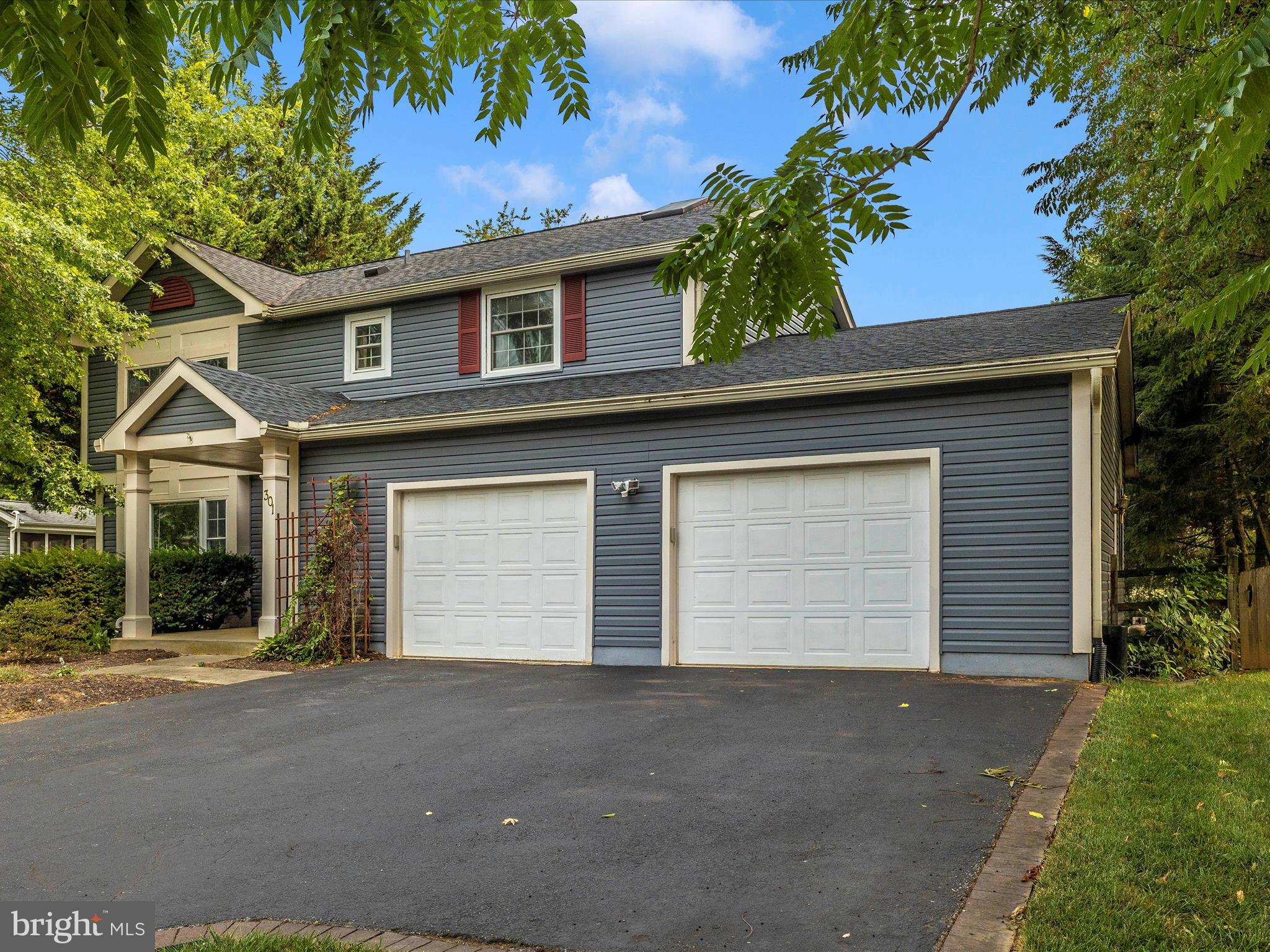 FOUNTAIN ROCK MANOR - Residential