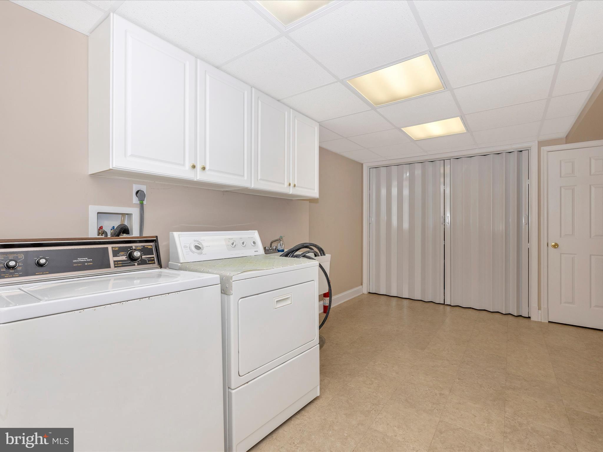 FOUNTAIN ROCK MANOR - Residential