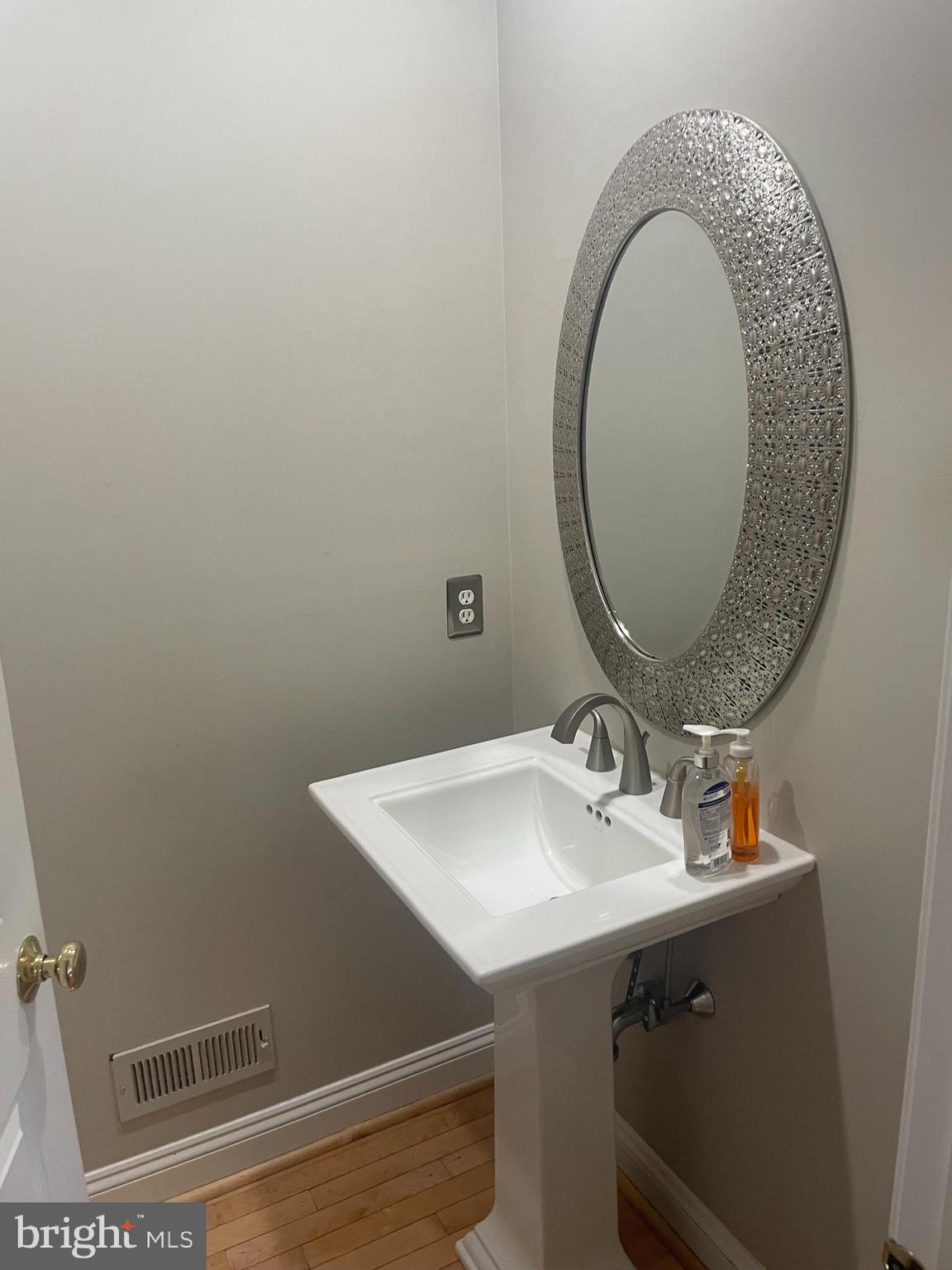 CLEARVIEW ESTS - Residential Lease