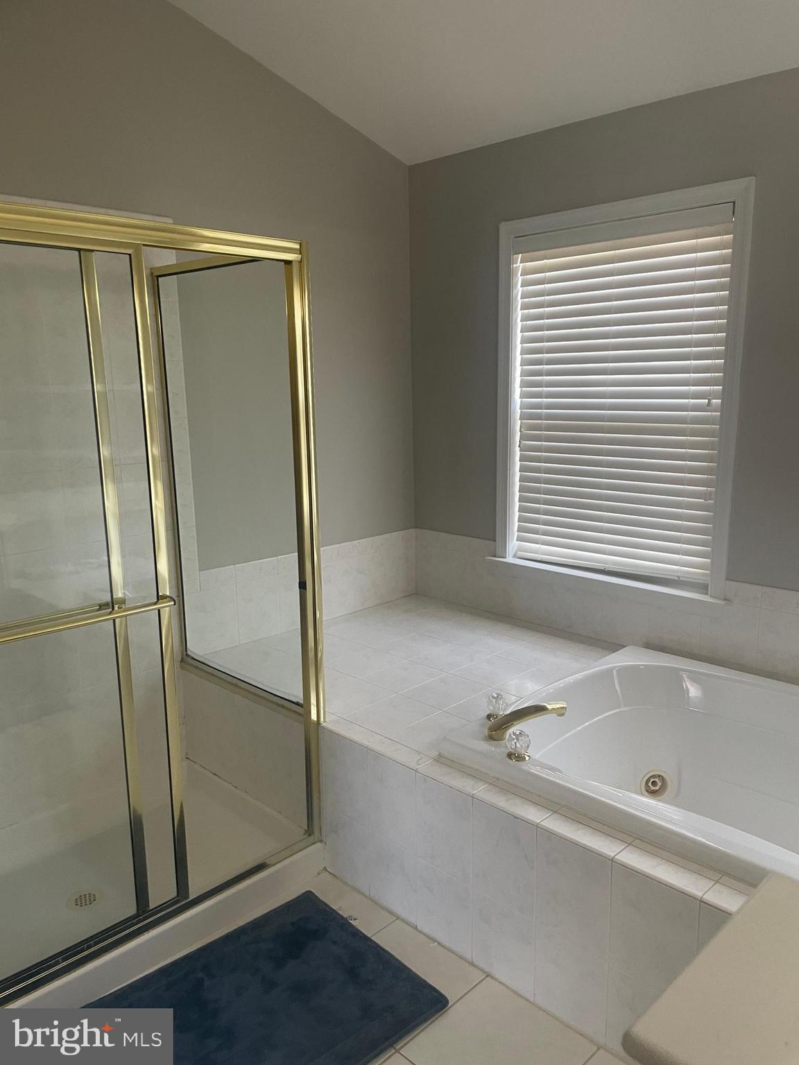 CLEARVIEW ESTS - Residential Lease