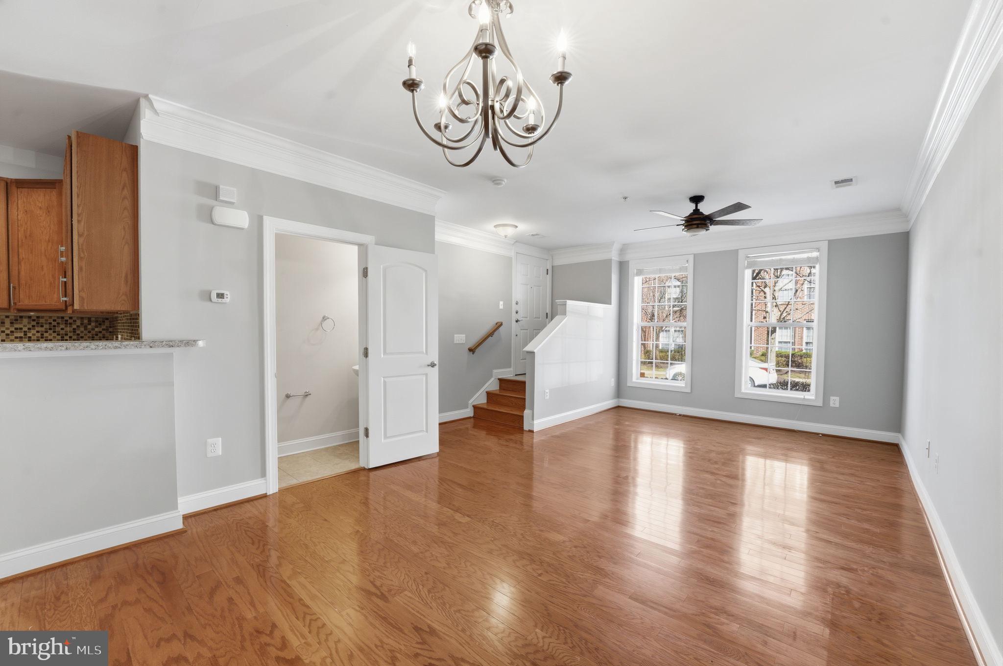 2173 ABBOTTSBURY WAY .