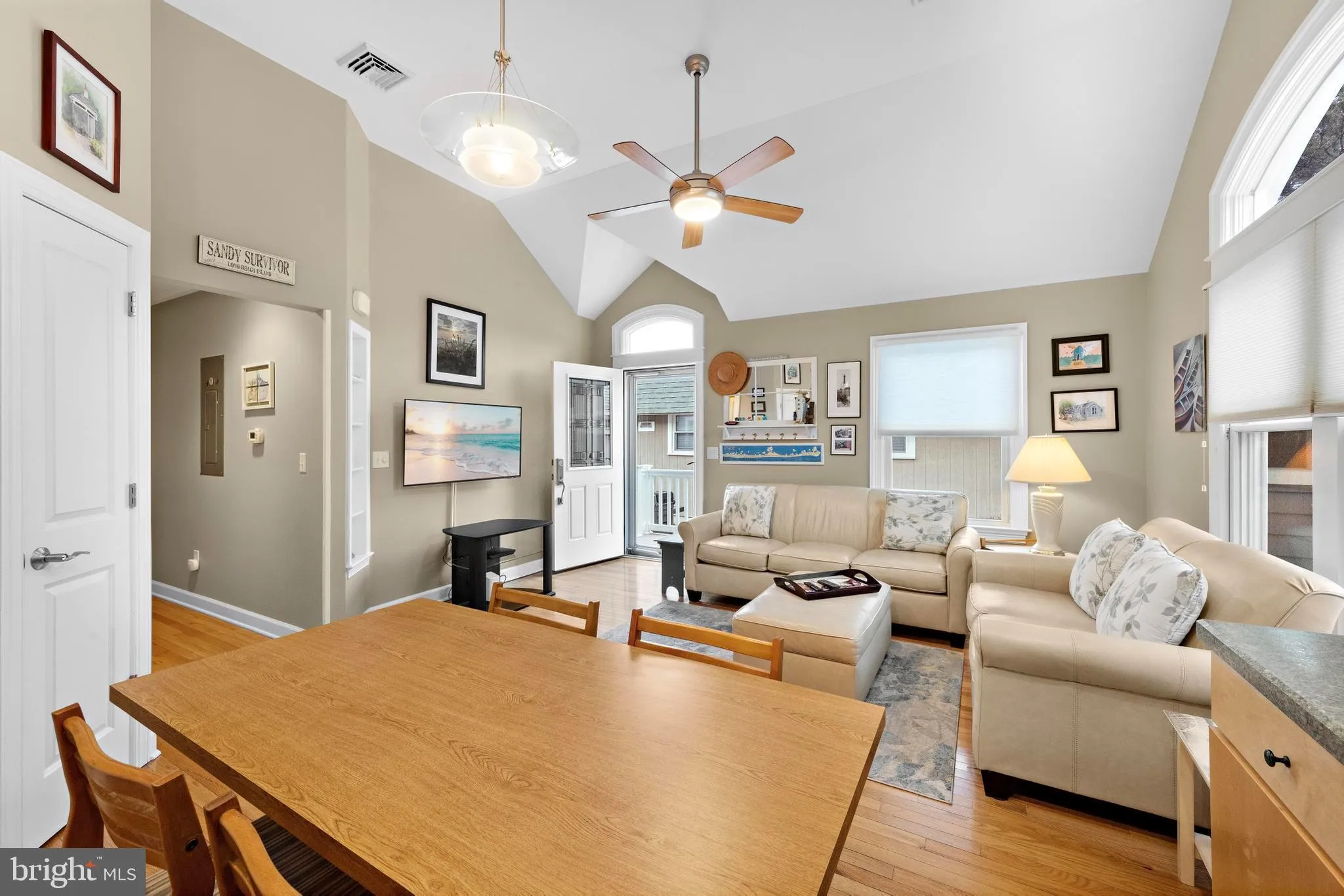 Ship Bottom, New Jersey 08008, United States, 3 Bedrooms Bedrooms, ,2 BathroomsBathrooms,Residential,Contingent,112349