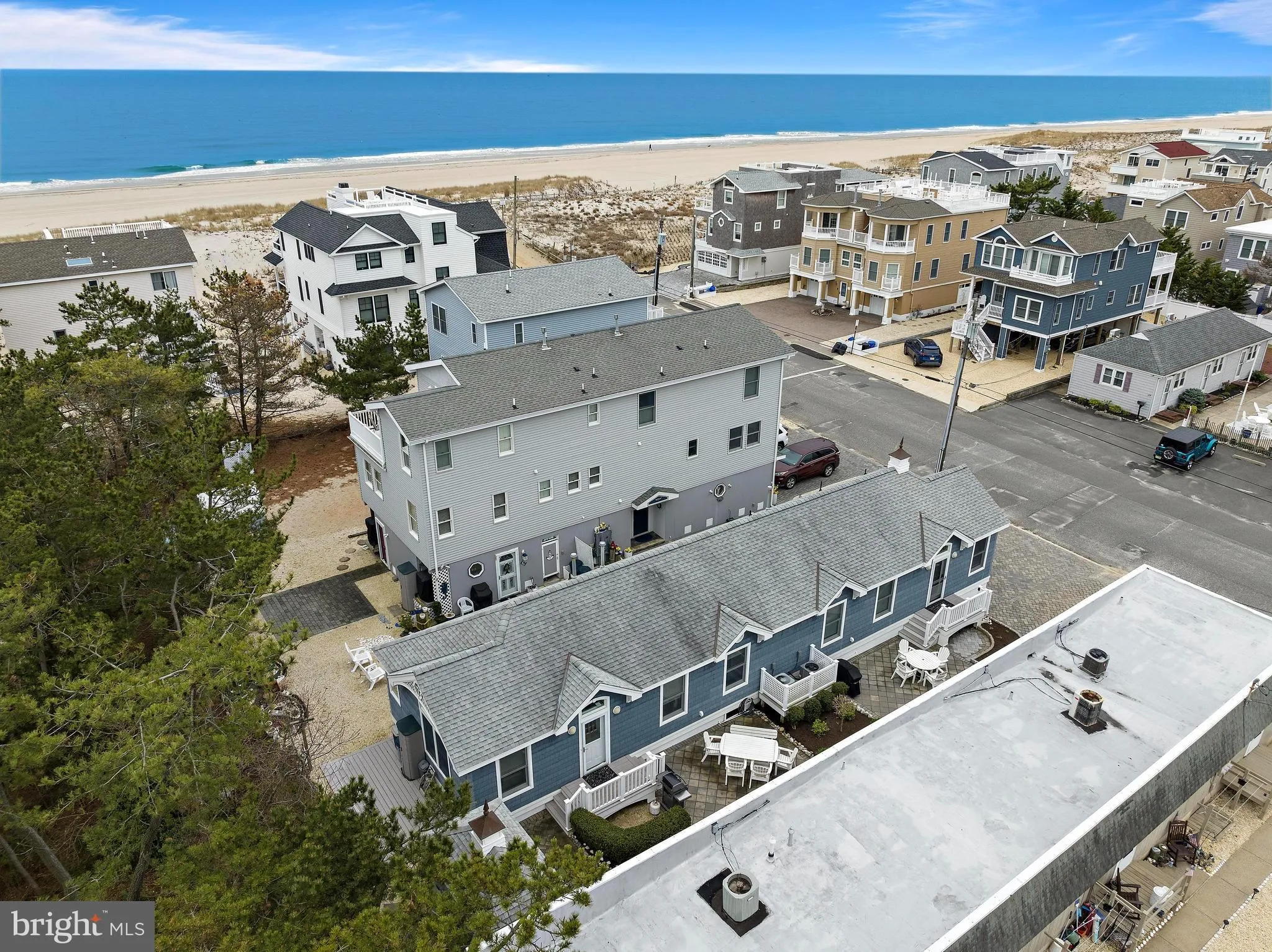 Ship Bottom, New Jersey 08008, United States, 3 Bedrooms Bedrooms, ,2 BathroomsBathrooms,Residential,Contingent,112349