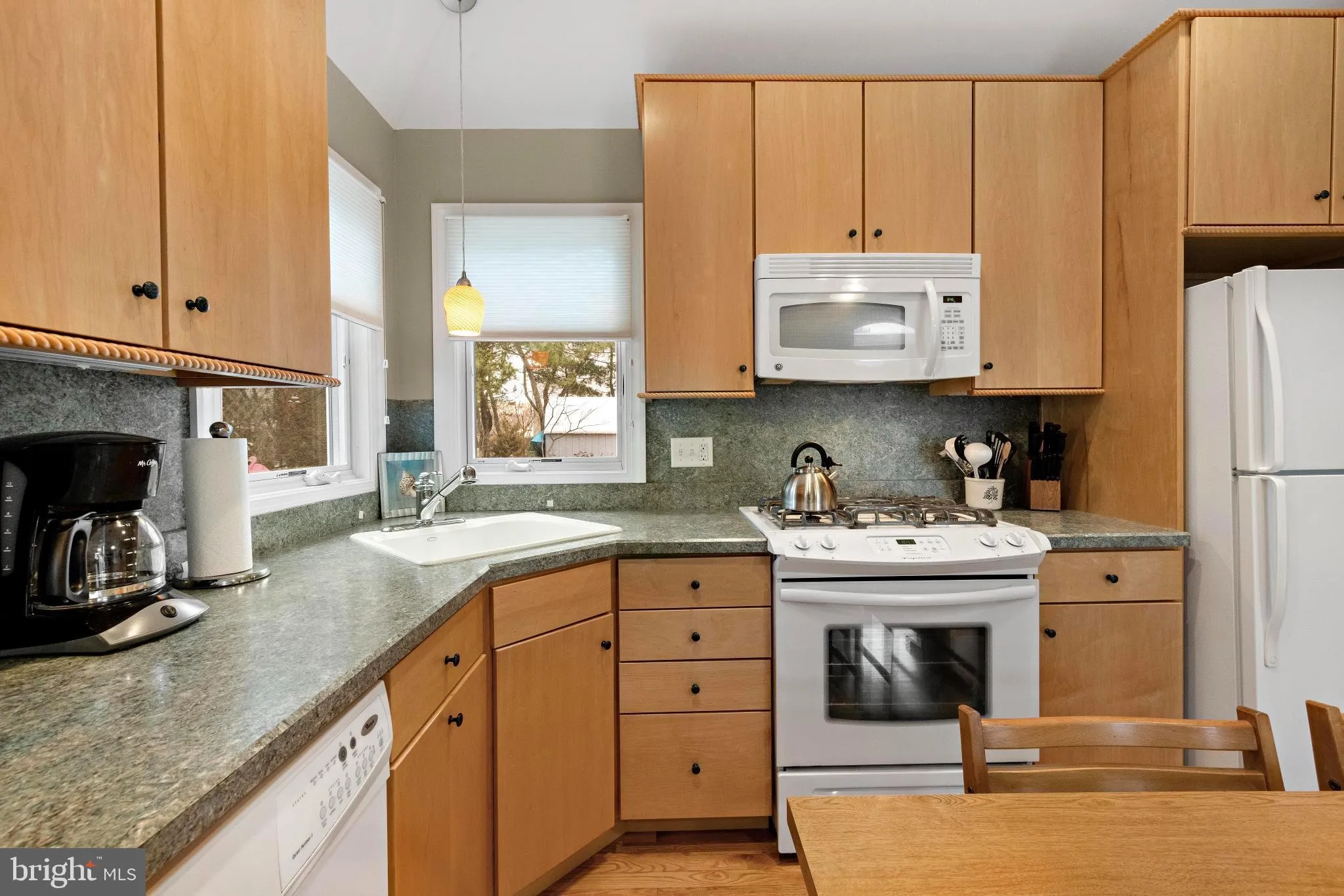 Ship Bottom, New Jersey 08008, United States, 3 Bedrooms Bedrooms, ,2 BathroomsBathrooms,Residential,Contingent,112349