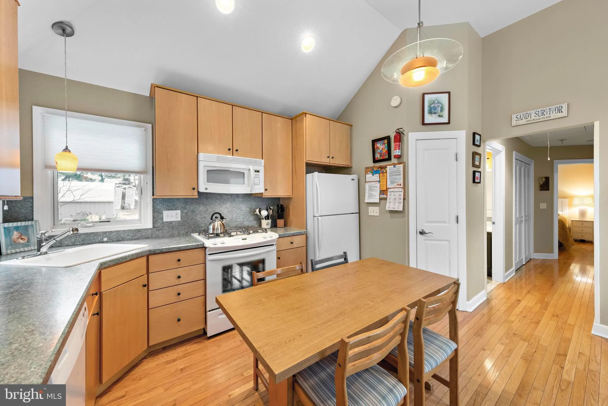 Ship Bottom, New Jersey 08008, United States, 3 Bedrooms Bedrooms, ,2 BathroomsBathrooms,Residential,Contingent,112349