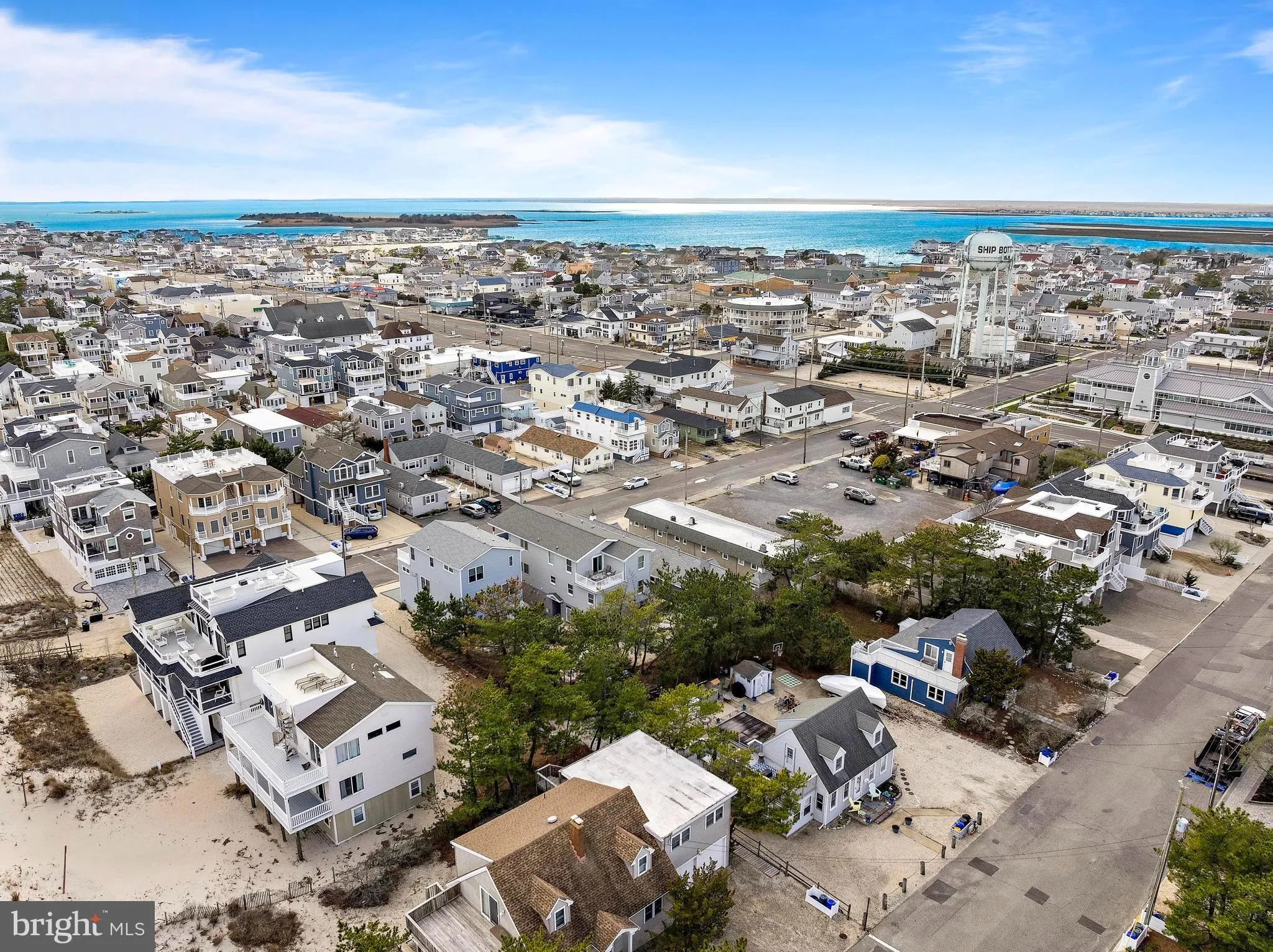 Ship Bottom, New Jersey 08008, United States, 3 Bedrooms Bedrooms, ,2 BathroomsBathrooms,Residential,Contingent,112349