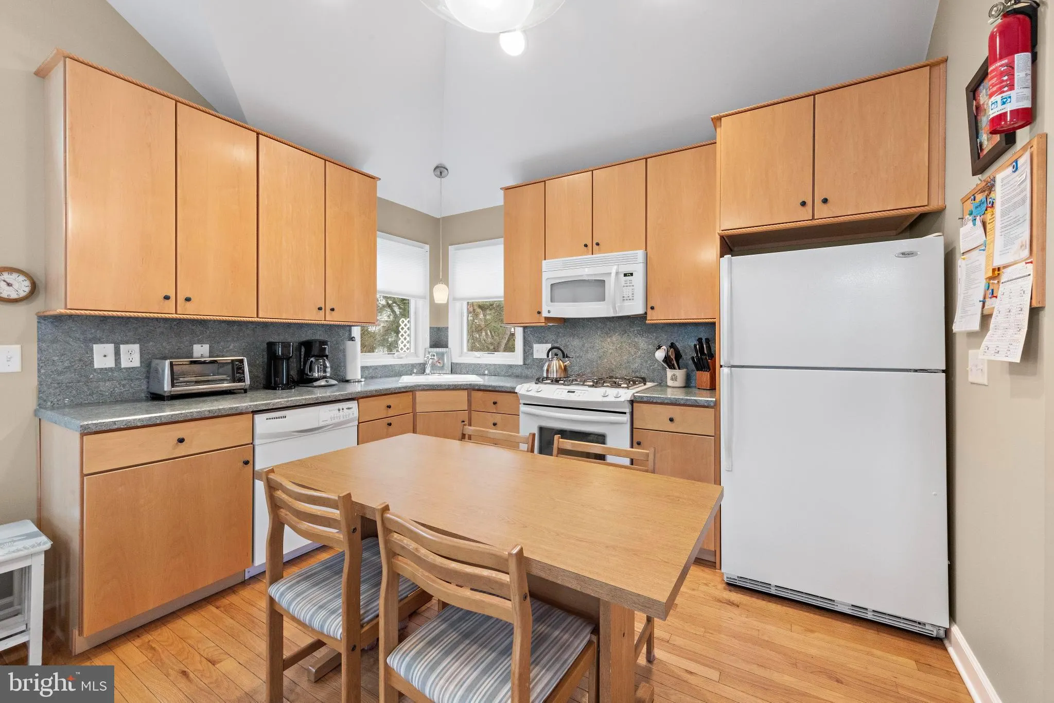 Ship Bottom, New Jersey 08008, United States, 3 Bedrooms Bedrooms, ,2 BathroomsBathrooms,Residential,Contingent,112349