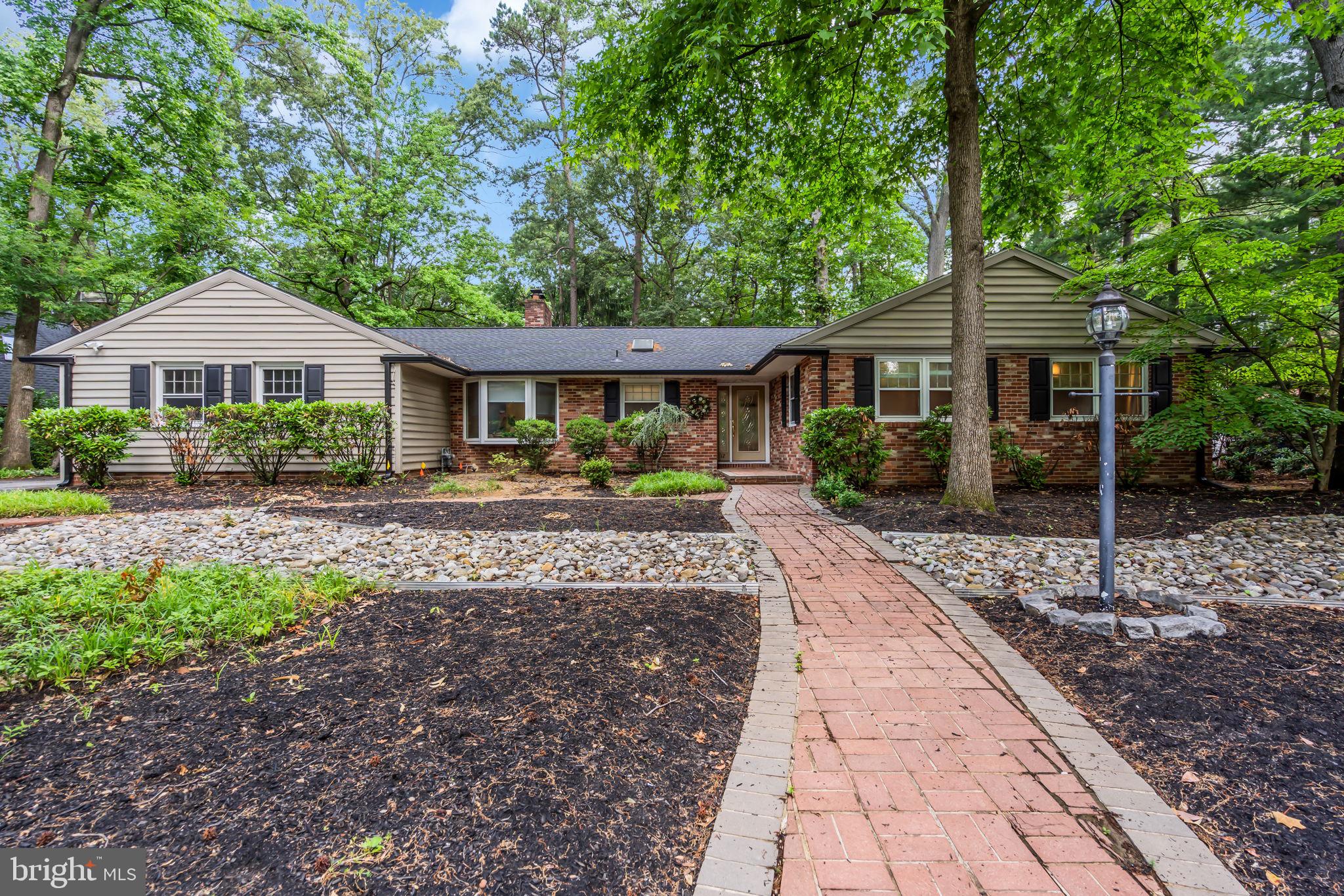 12 INDIAN KING DRIVE