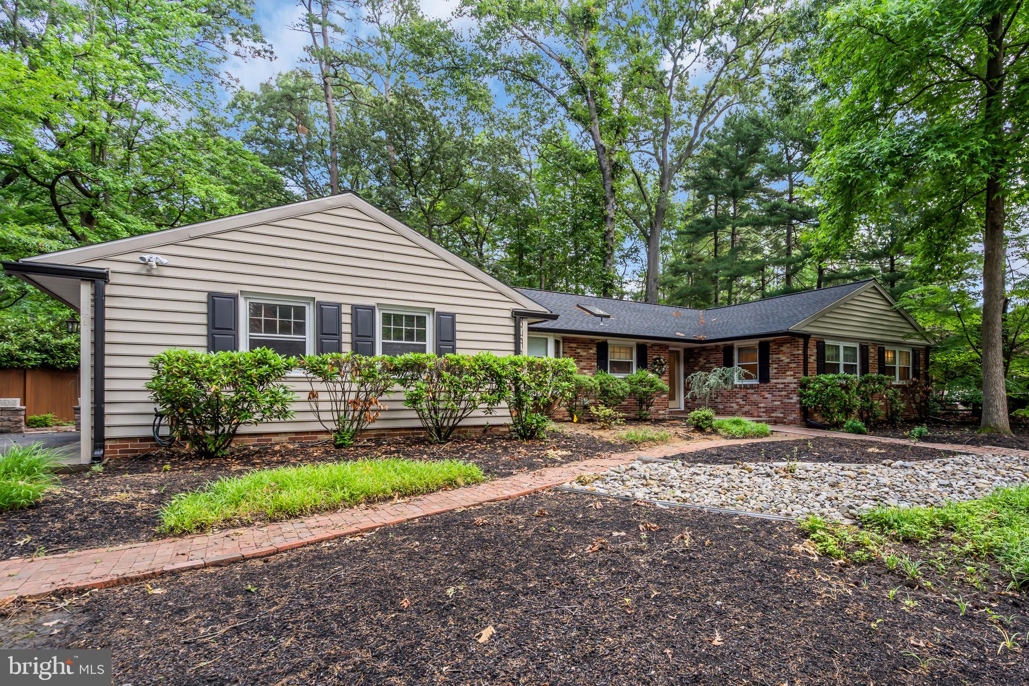 12 INDIAN KING DRIVE
