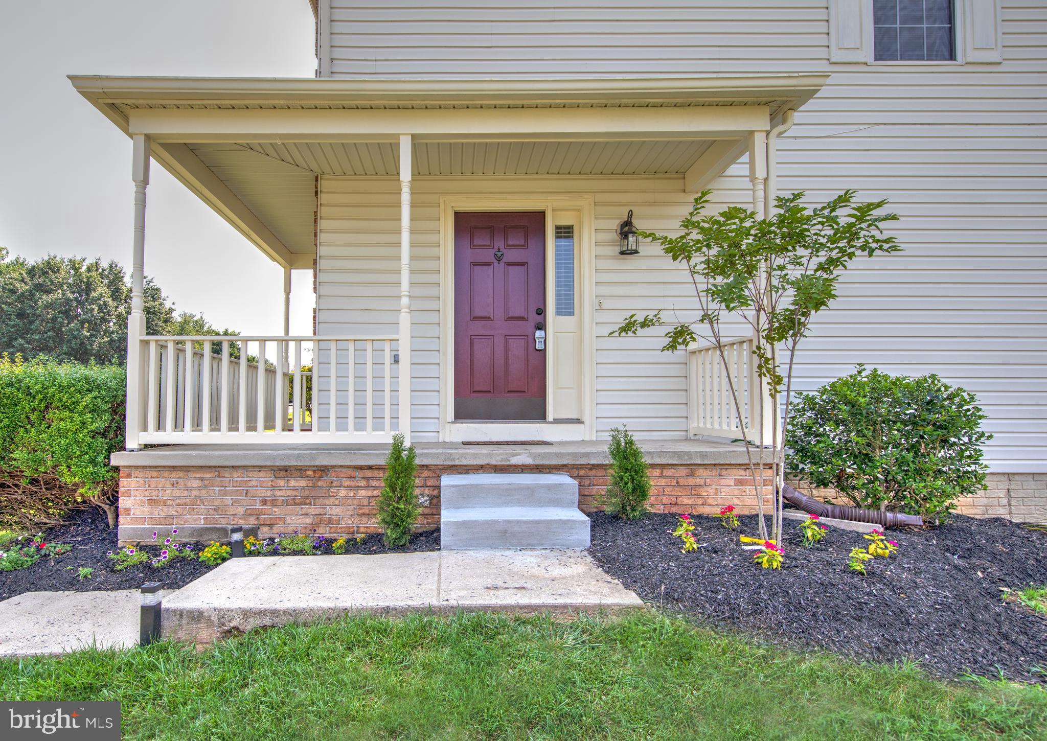 CONSTANT FRIENDSHIP - Residential