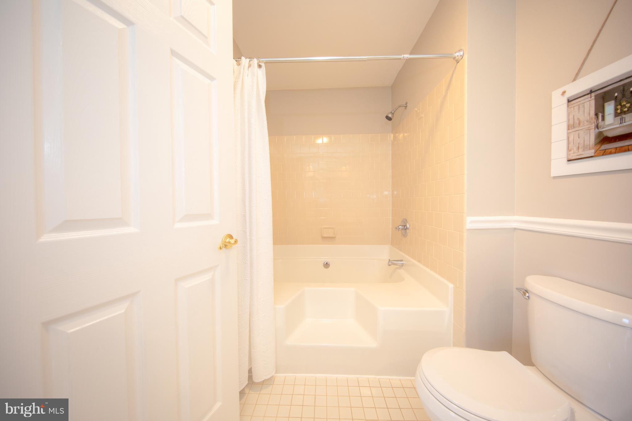 CONSTANT FRIENDSHIP - Residential