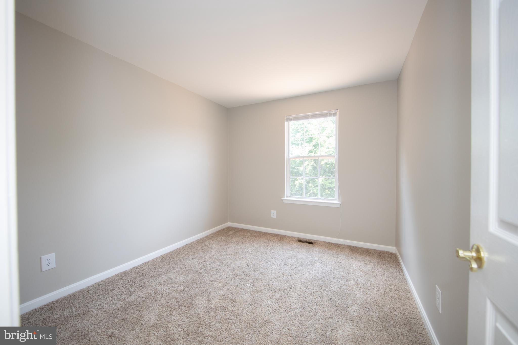 CONSTANT FRIENDSHIP - Residential