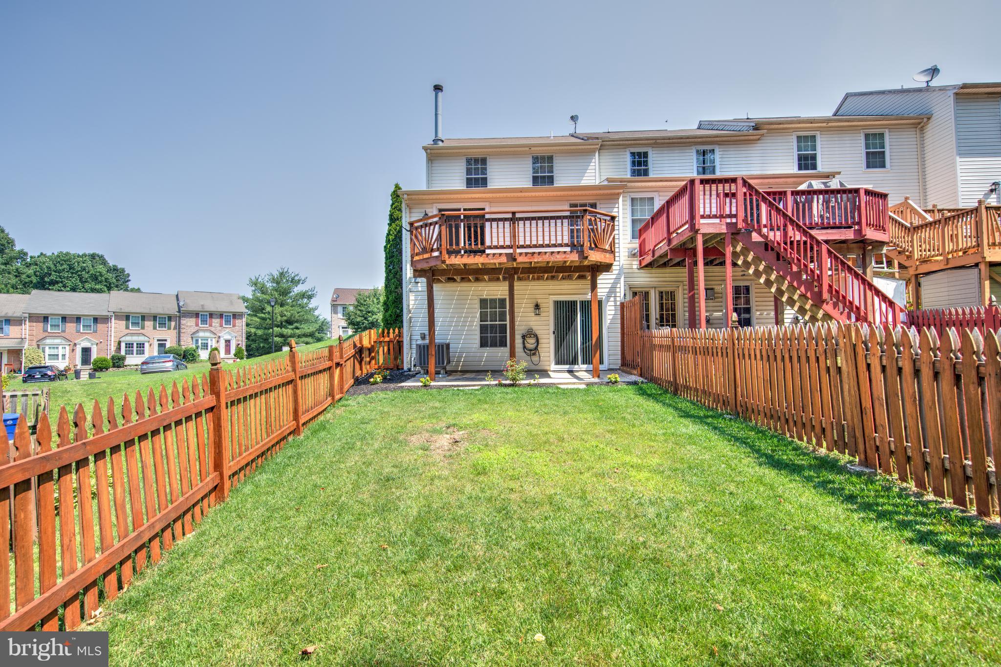 CONSTANT FRIENDSHIP - Residential