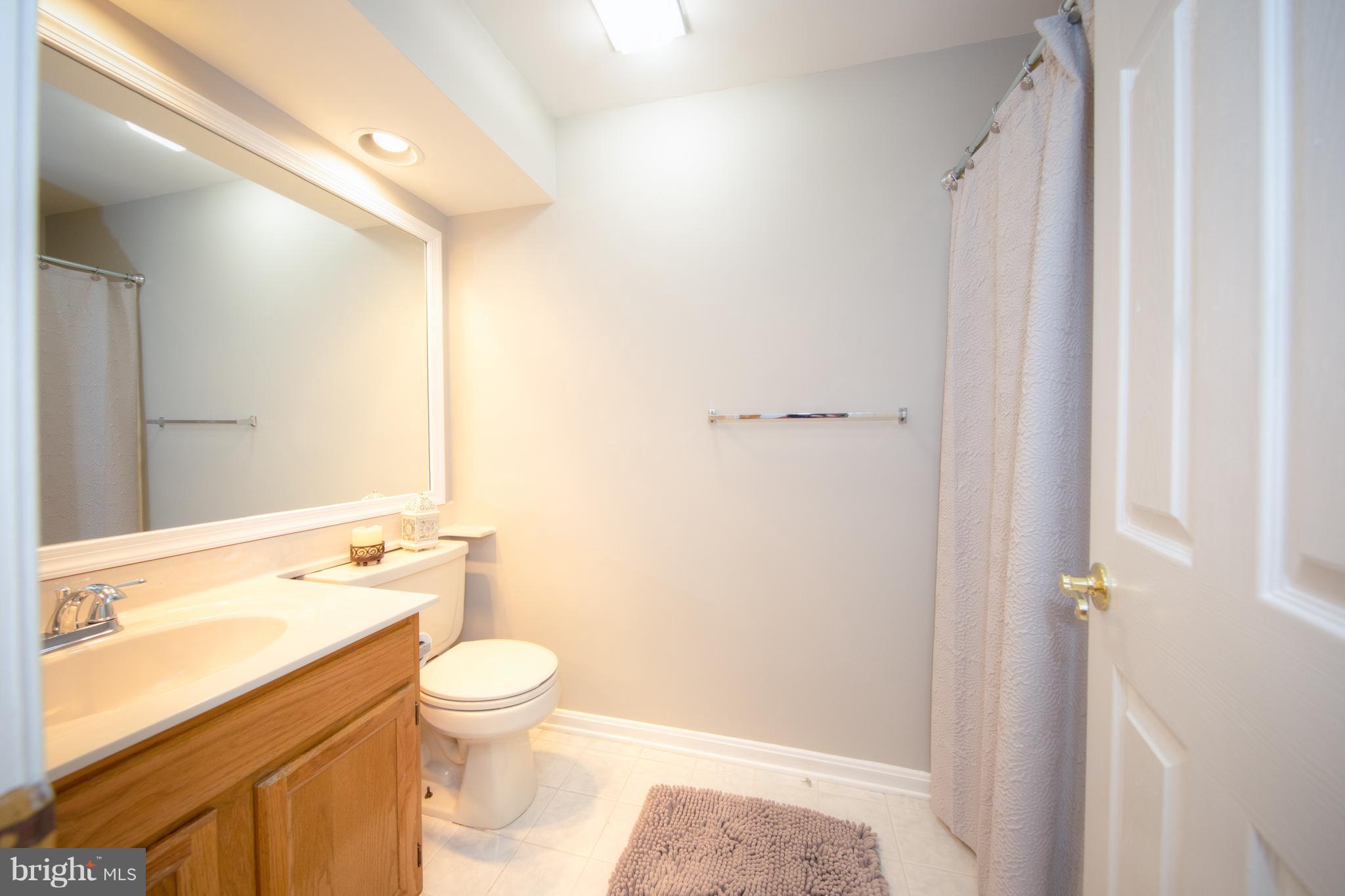 CONSTANT FRIENDSHIP - Residential