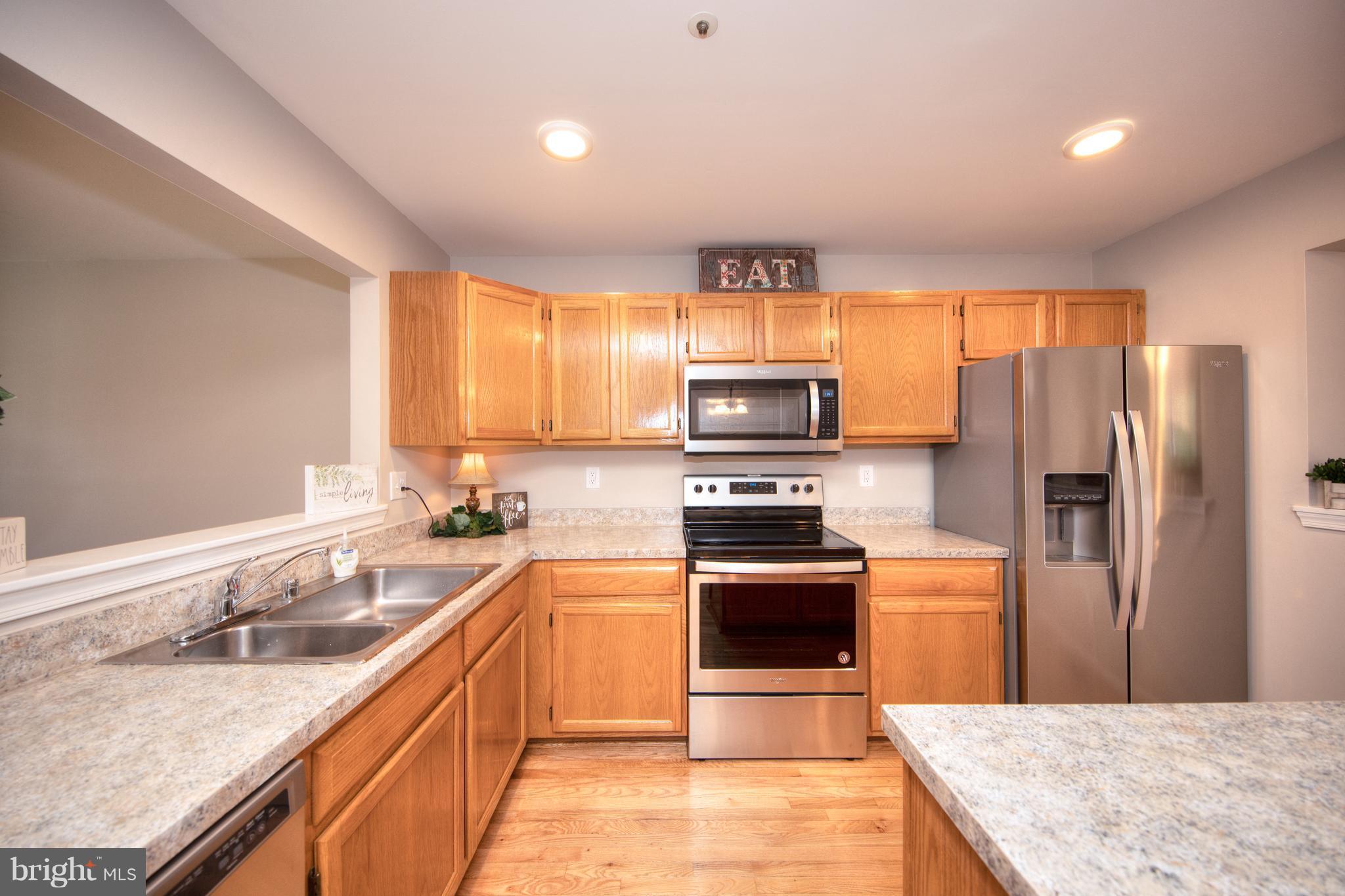 CONSTANT FRIENDSHIP - Residential