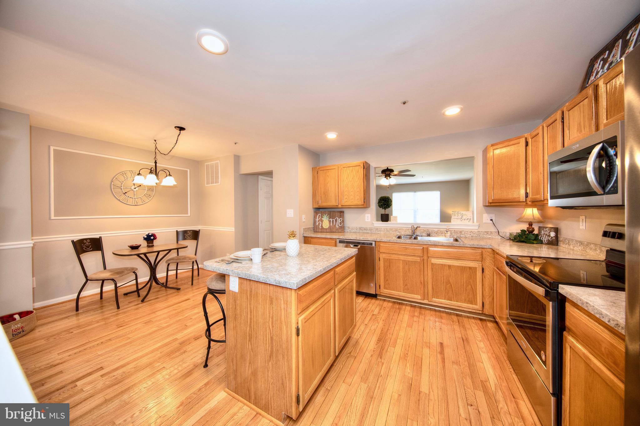 CONSTANT FRIENDSHIP - Residential