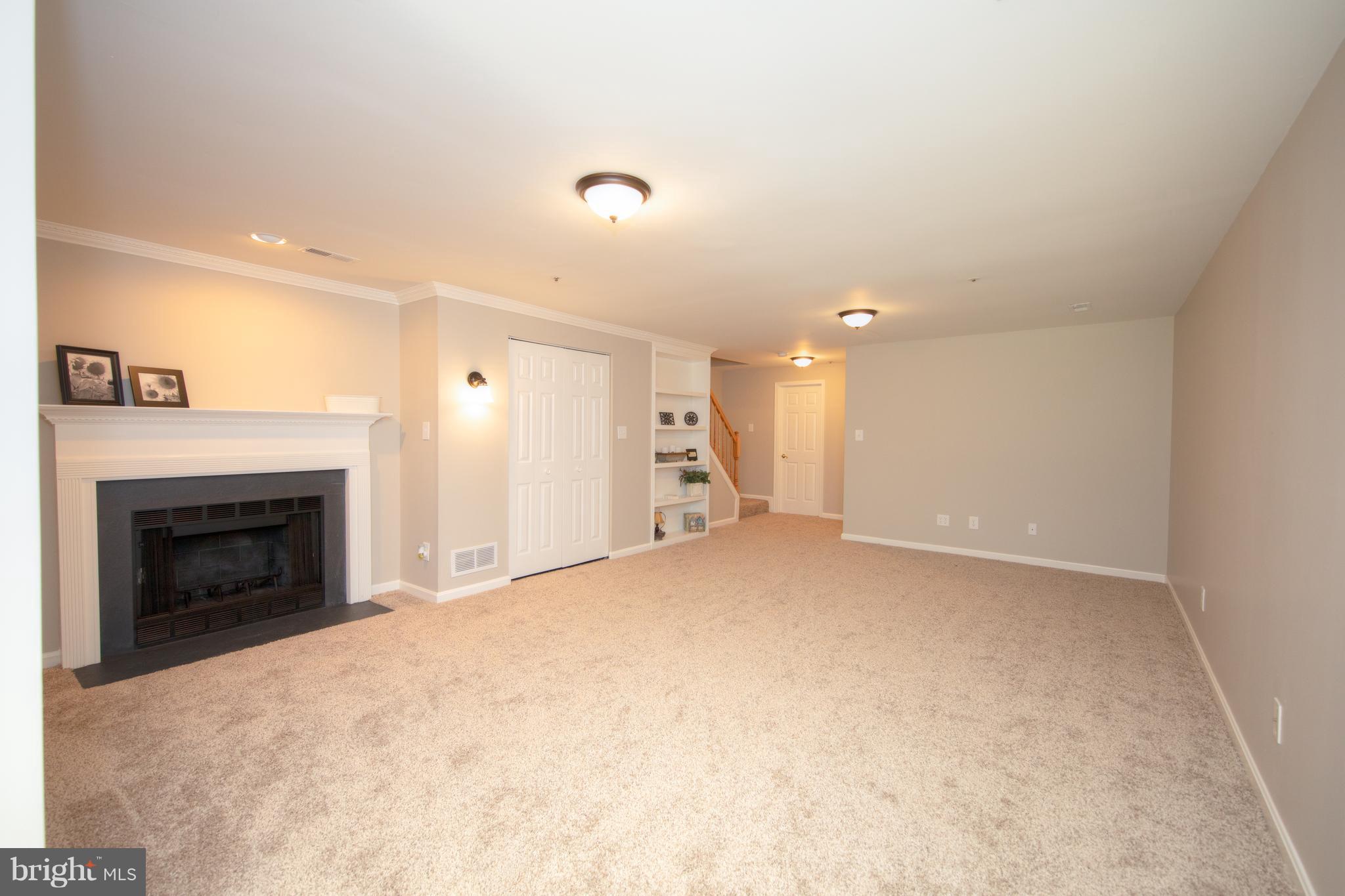 CONSTANT FRIENDSHIP - Residential