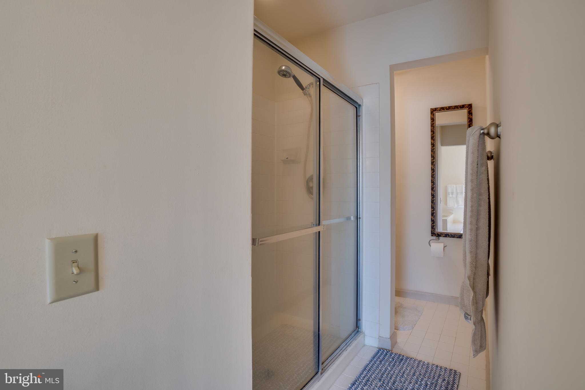 ENGLAND RUN NORTH - Residential