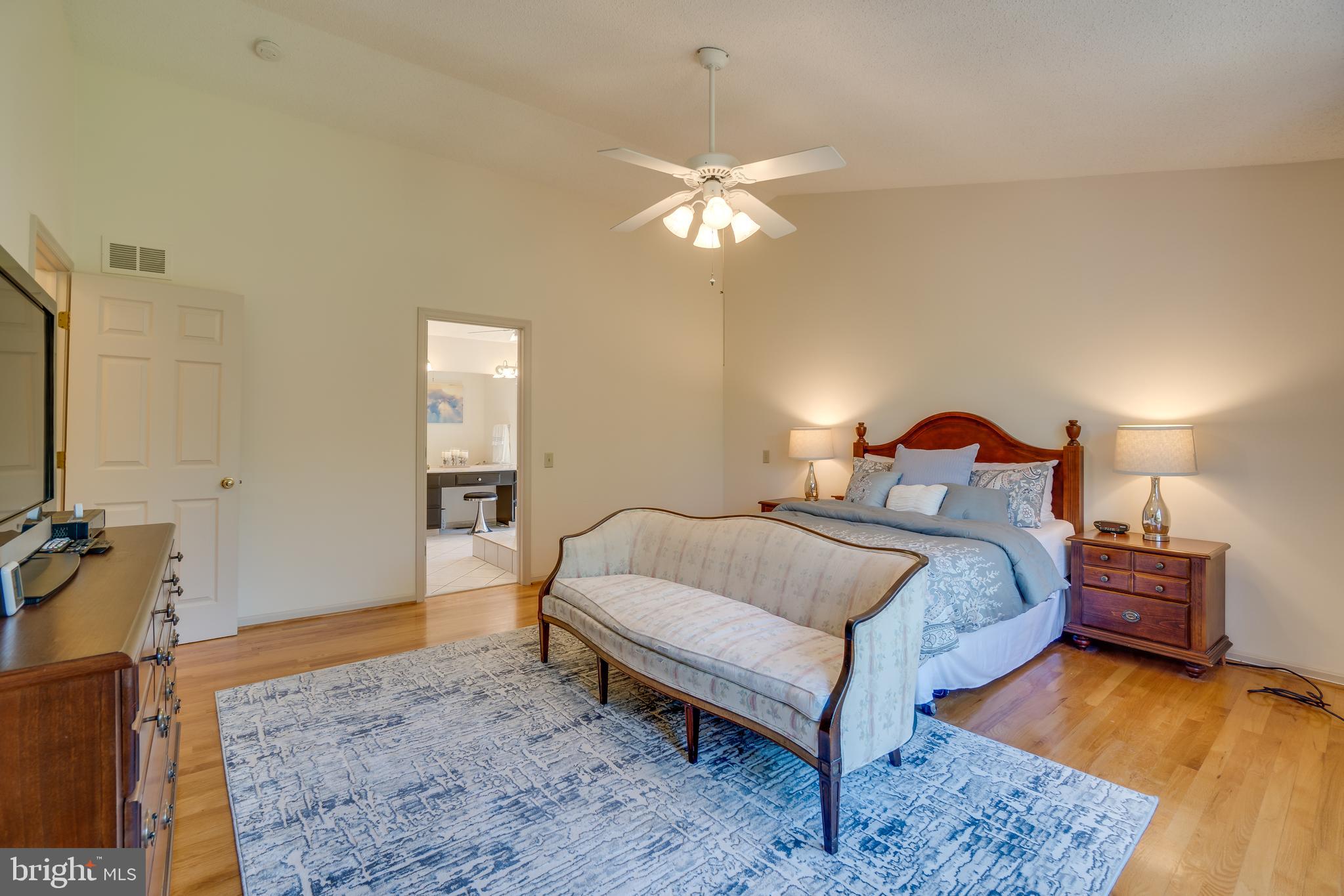 ENGLAND RUN NORTH - Residential