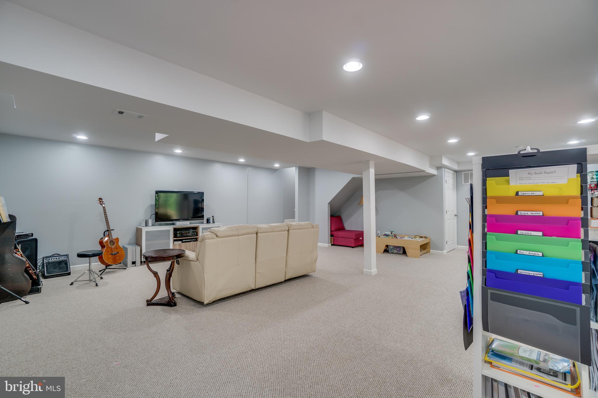 ENGLAND RUN NORTH - Residential