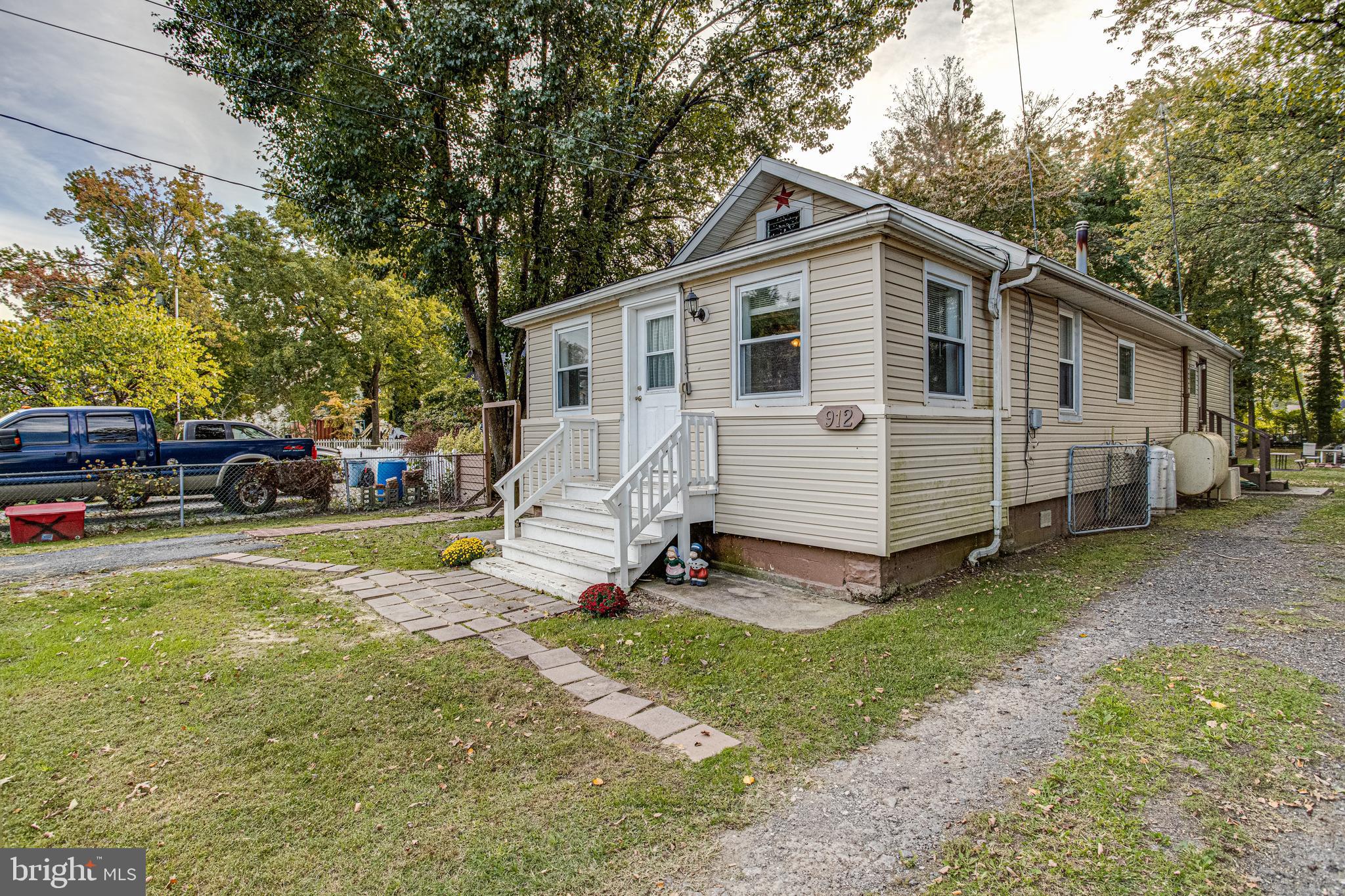 SUE GROVE - Residential