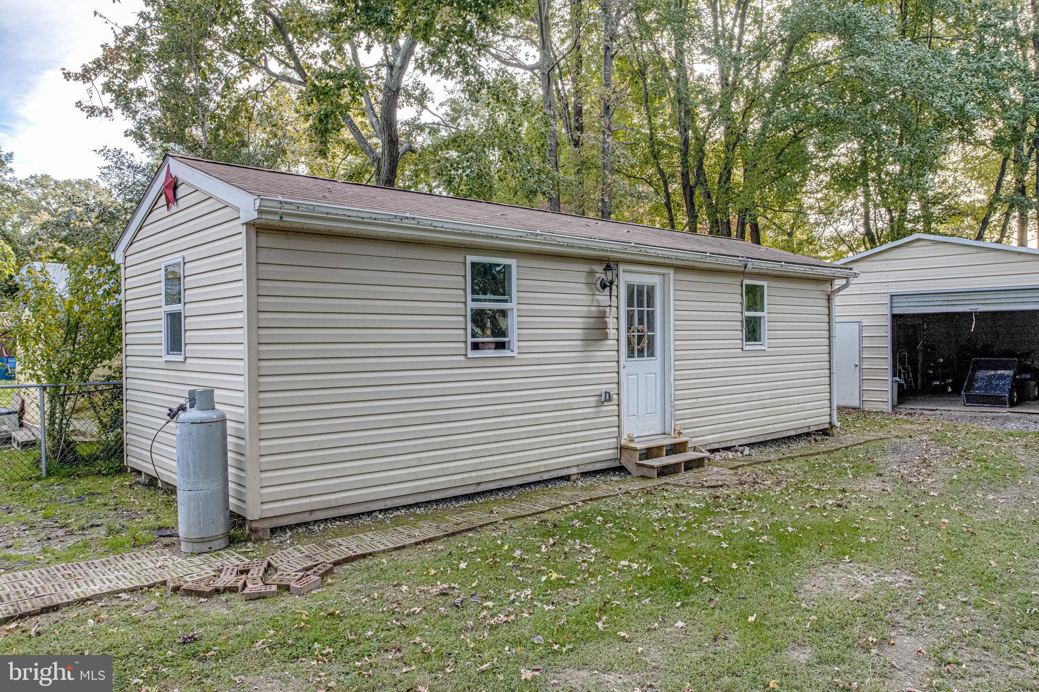 SUE GROVE - Residential