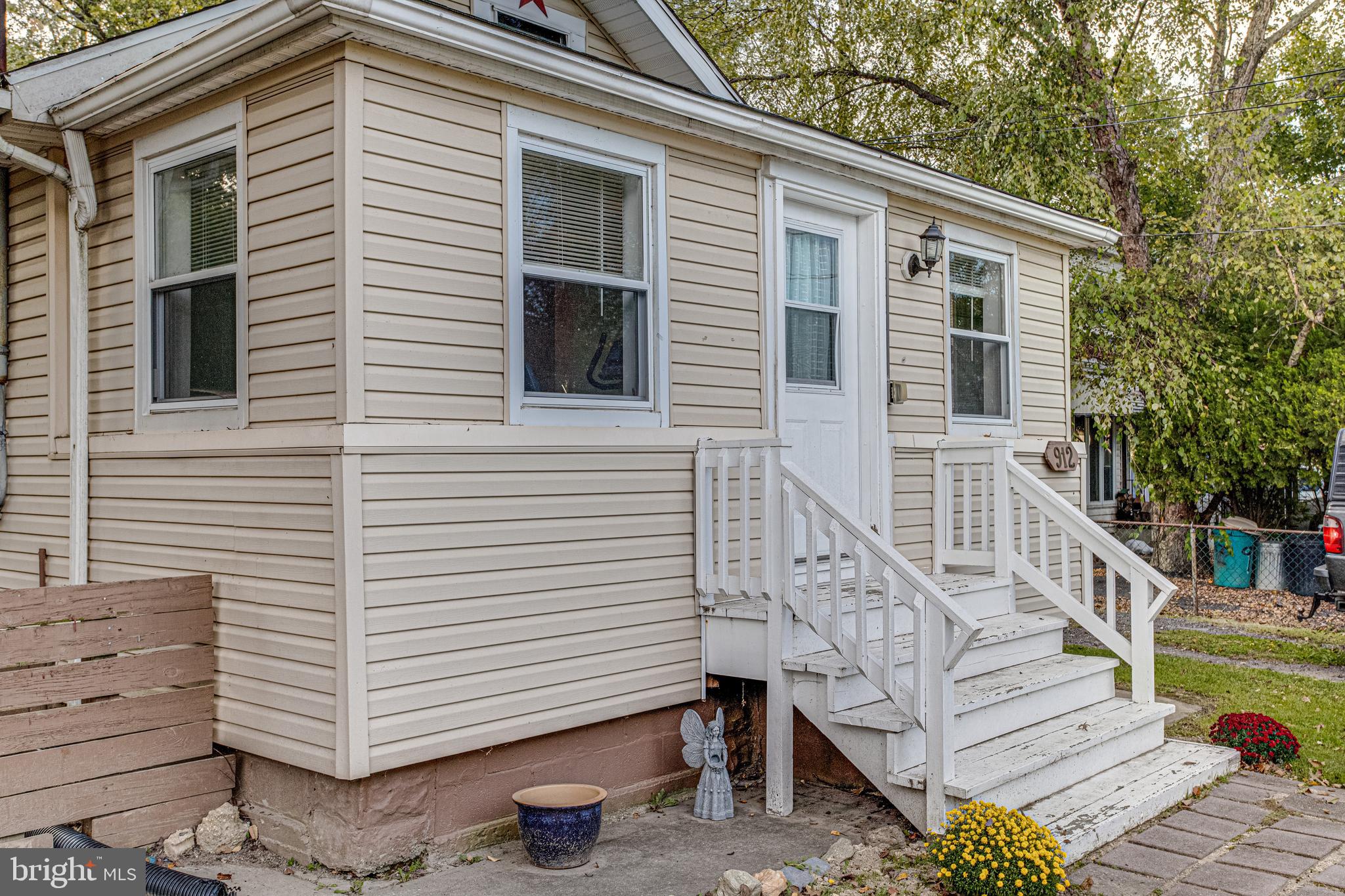 SUE GROVE - Residential