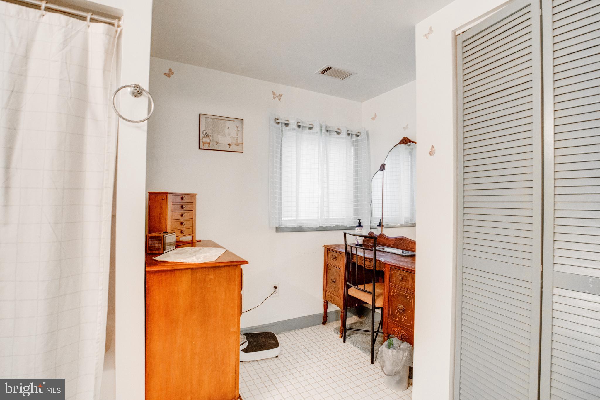 SUE GROVE - Residential