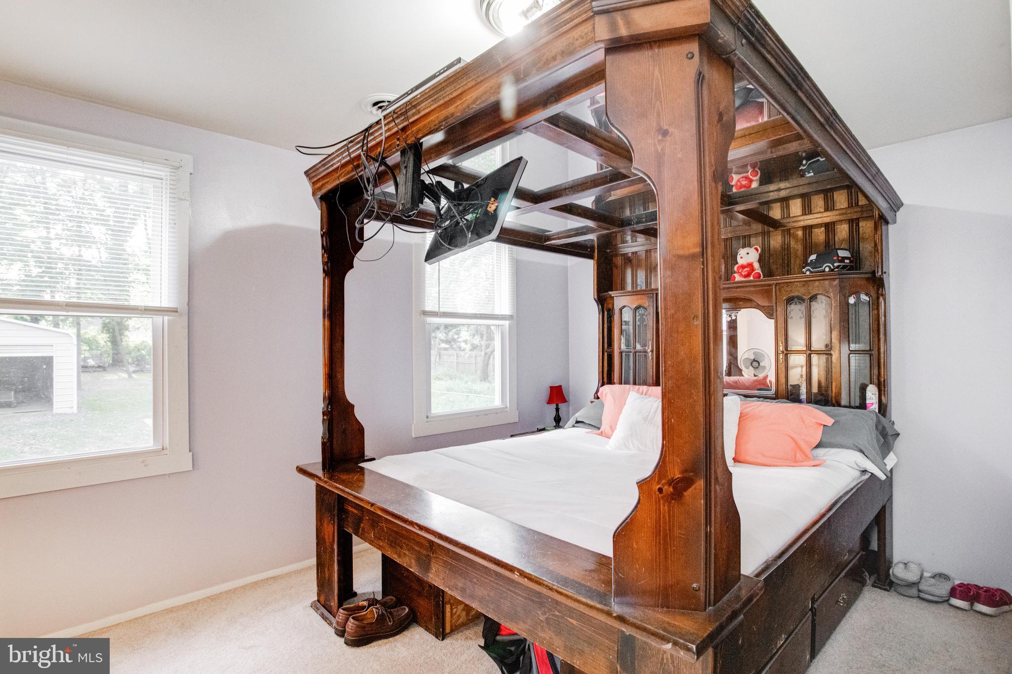 SUE GROVE - Residential