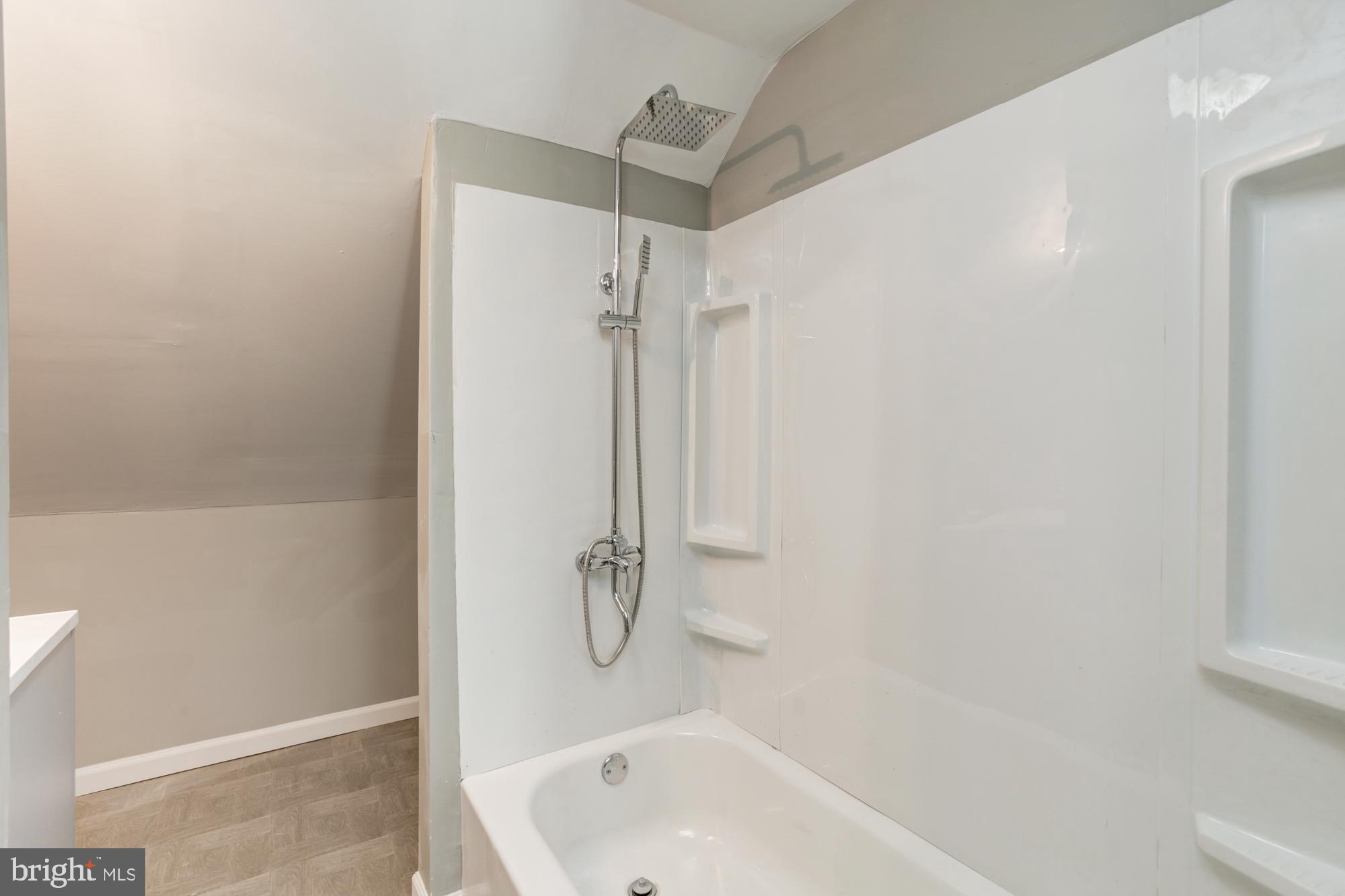 CROSS KEYS - Residential Lease