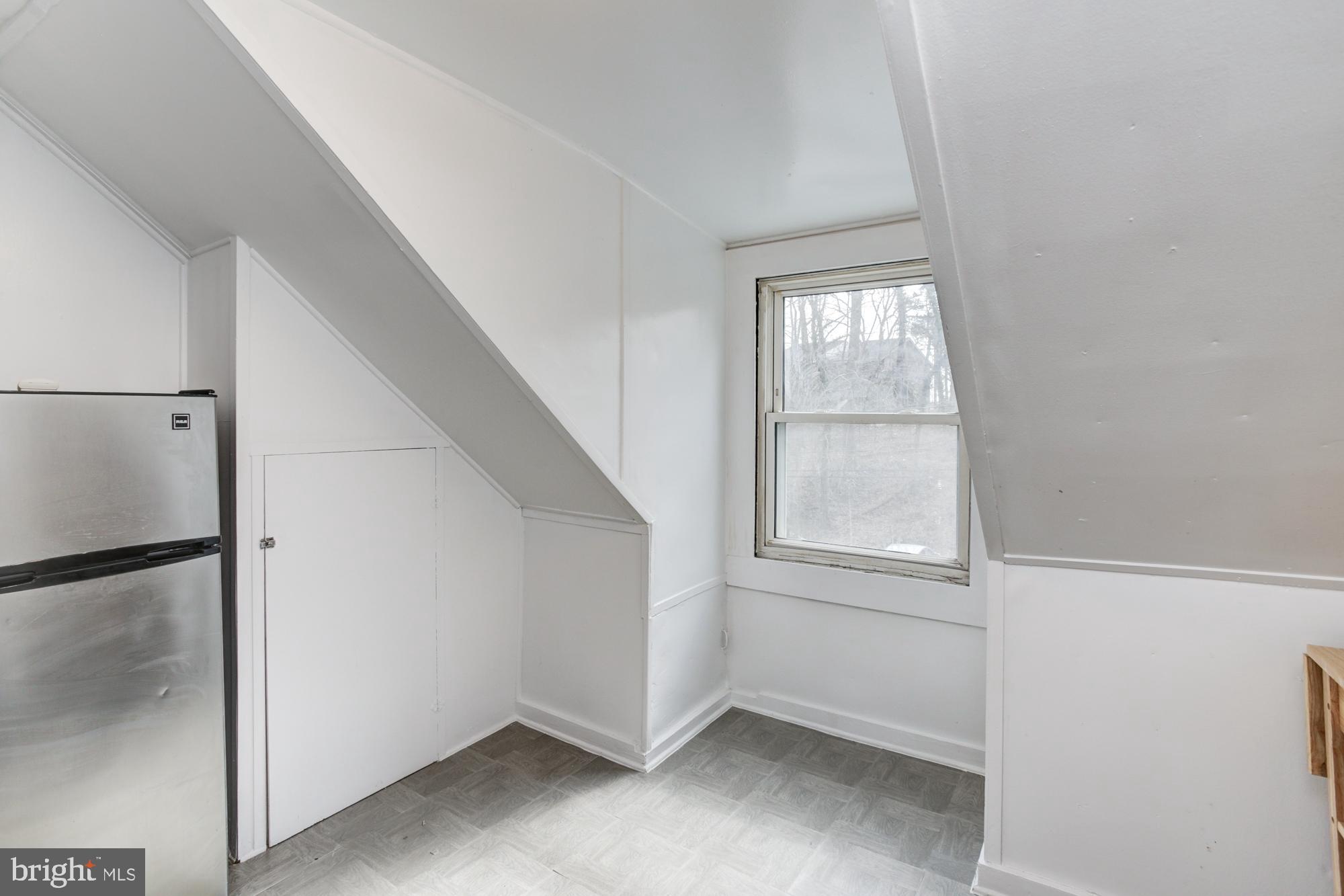 CROSS KEYS - Residential Lease