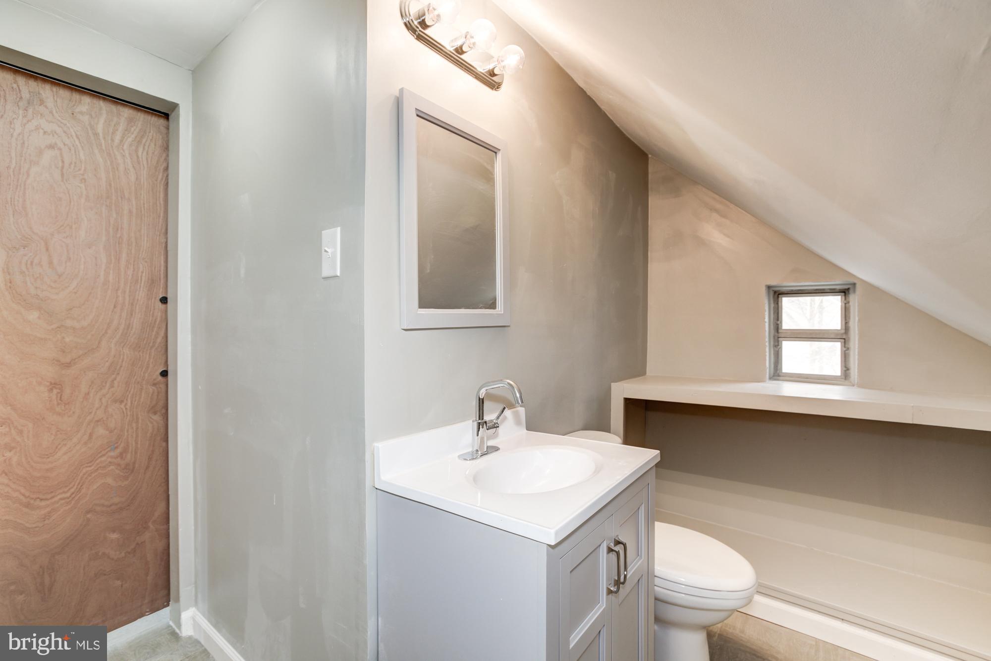 CROSS KEYS - Residential Lease