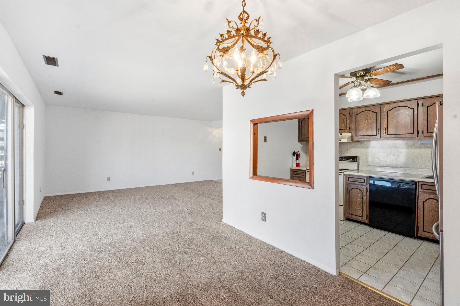 MOORES MILL MANOR - Residential