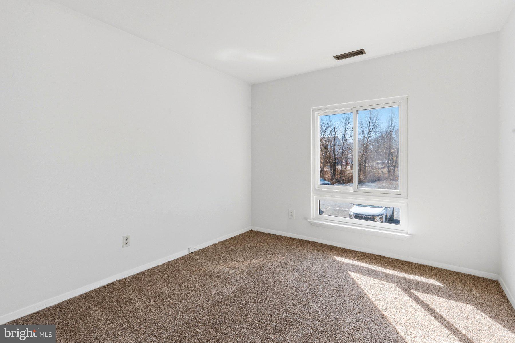 MOORES MILL MANOR - Residential