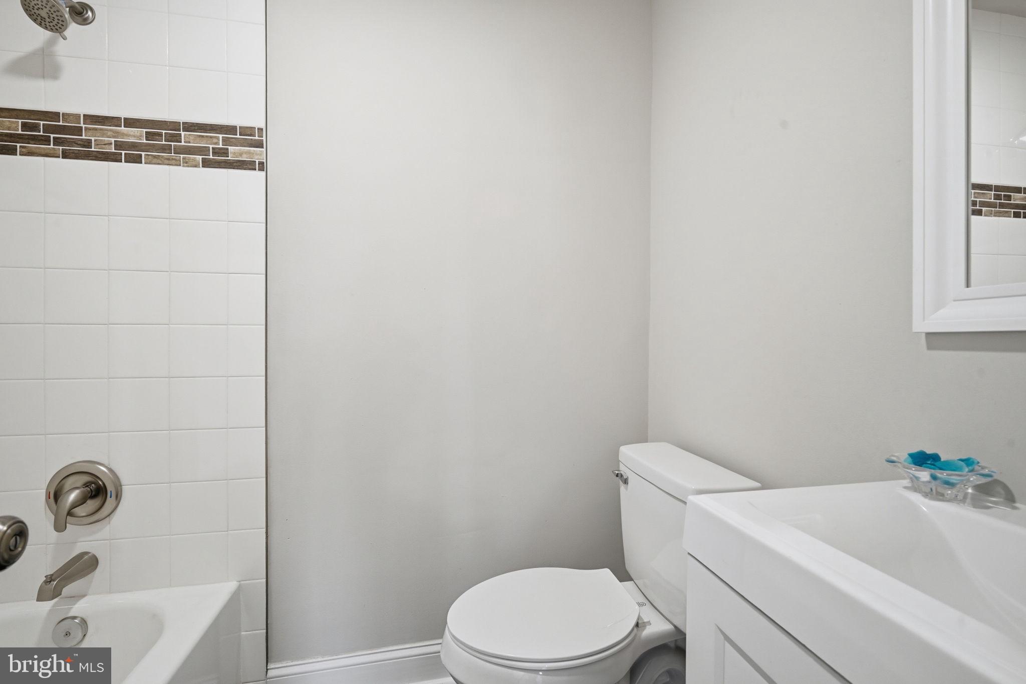 ROCK HALL - Residential