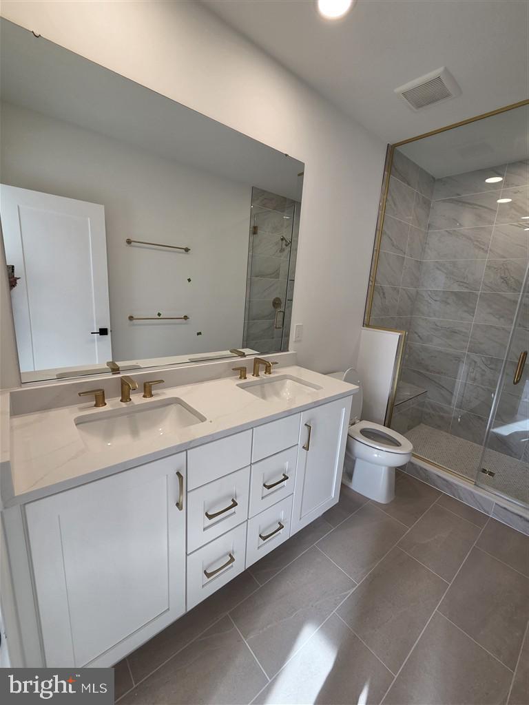 25039 DESELBY SQUARE