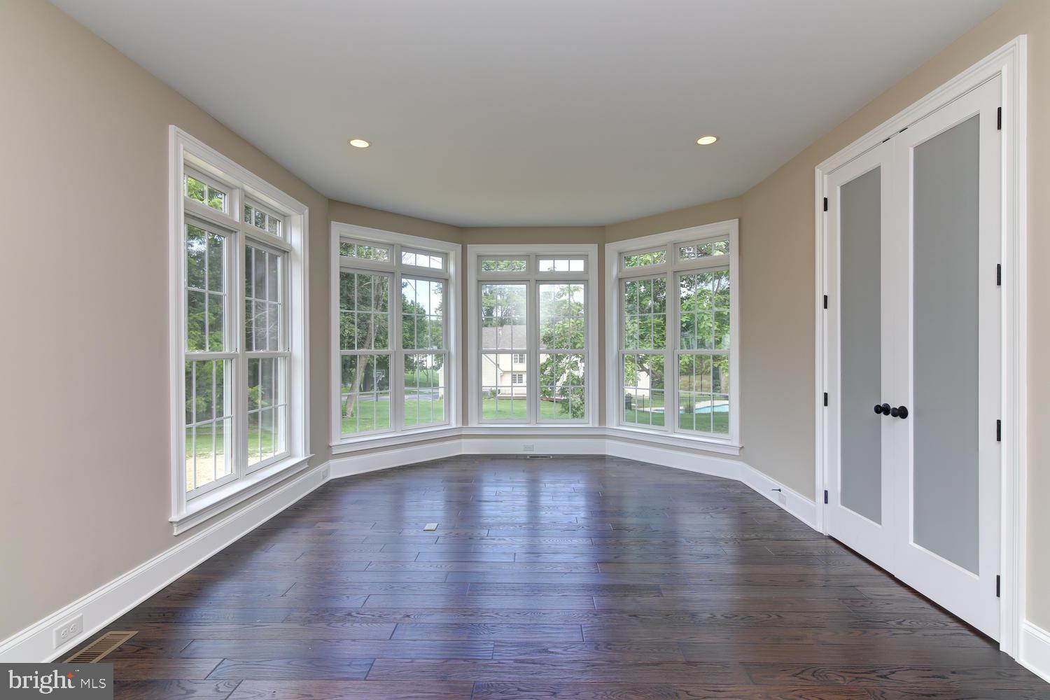 CENTREVILLE - Residential