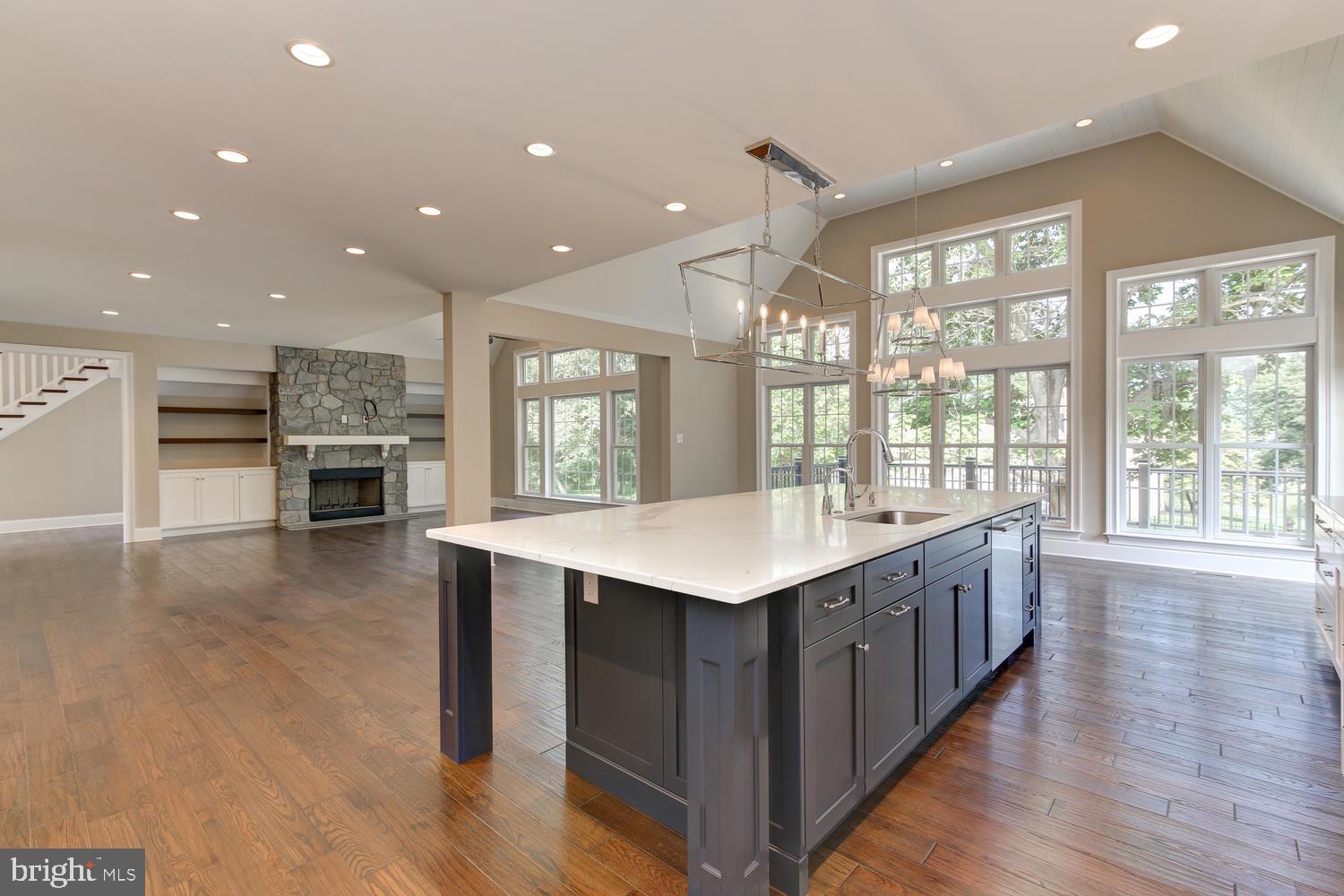 CENTREVILLE - Residential