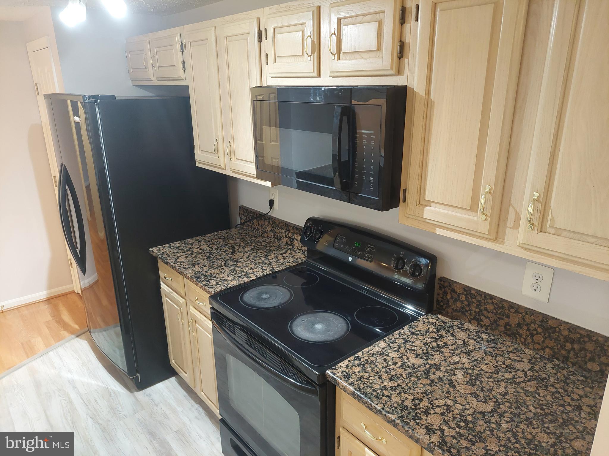 SENECA KNOLLS CODM - Residential Lease