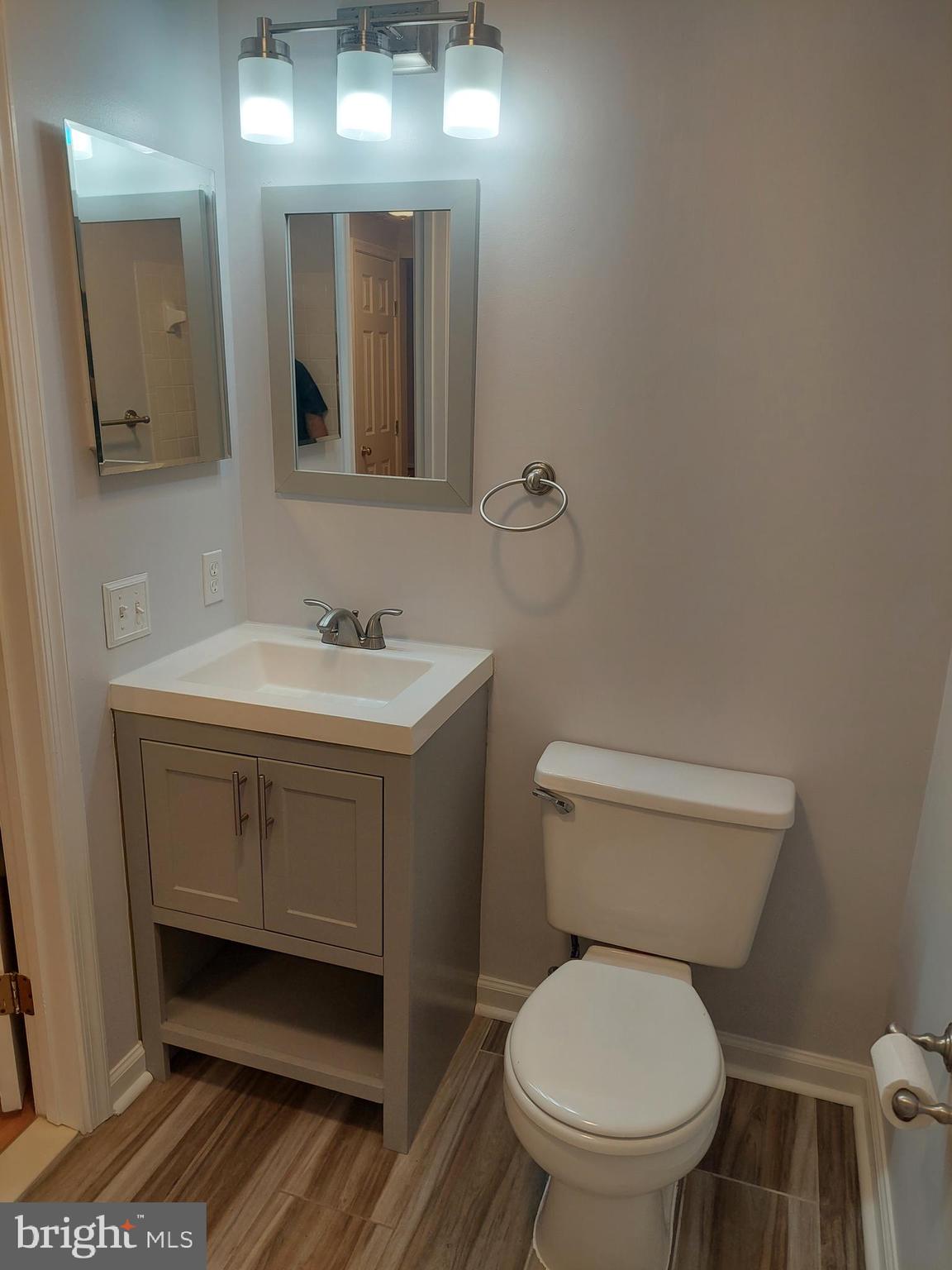 SENECA KNOLLS CODM - Residential Lease