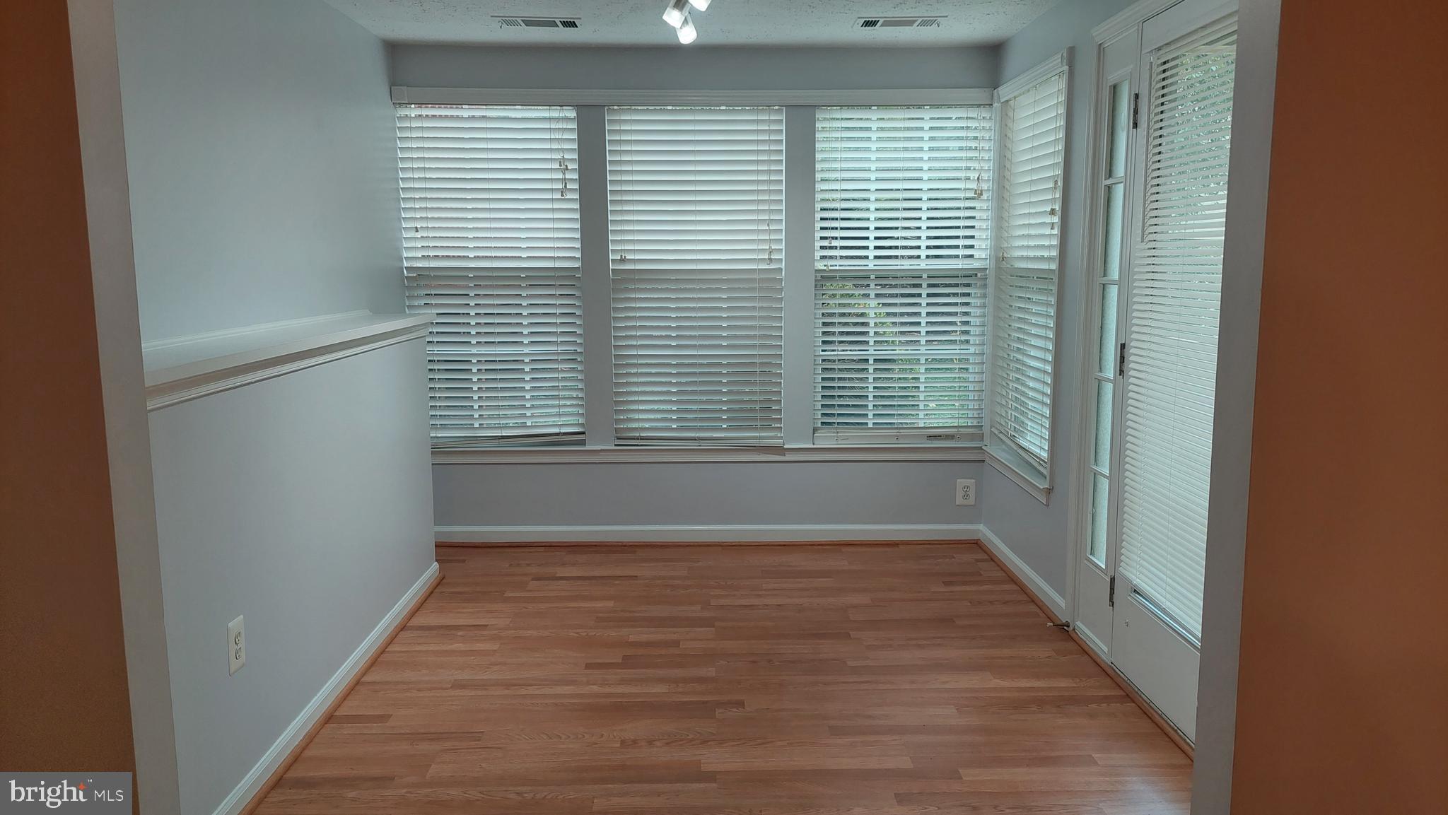 SENECA KNOLLS CODM - Residential Lease