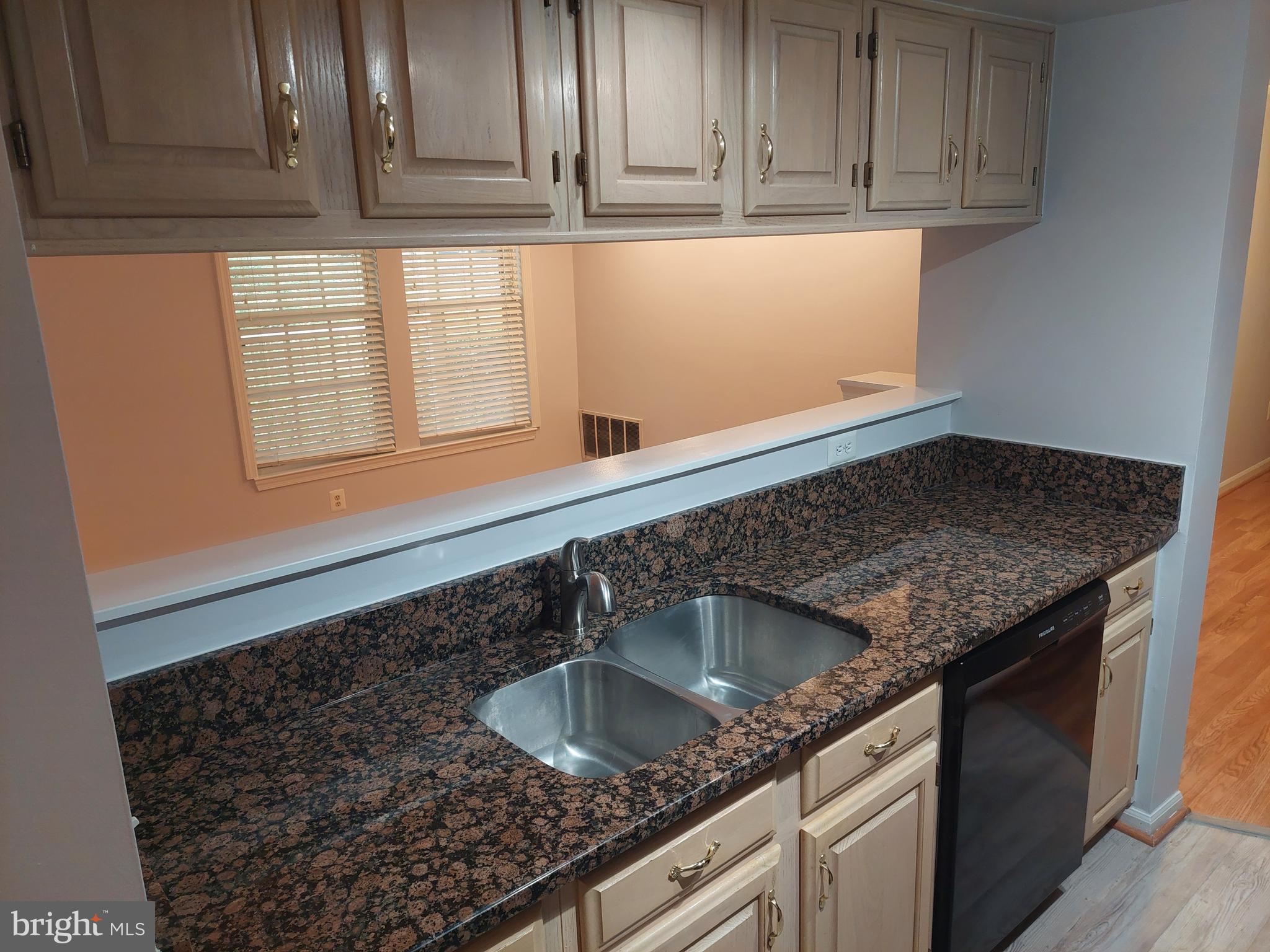 SENECA KNOLLS CODM - Residential Lease