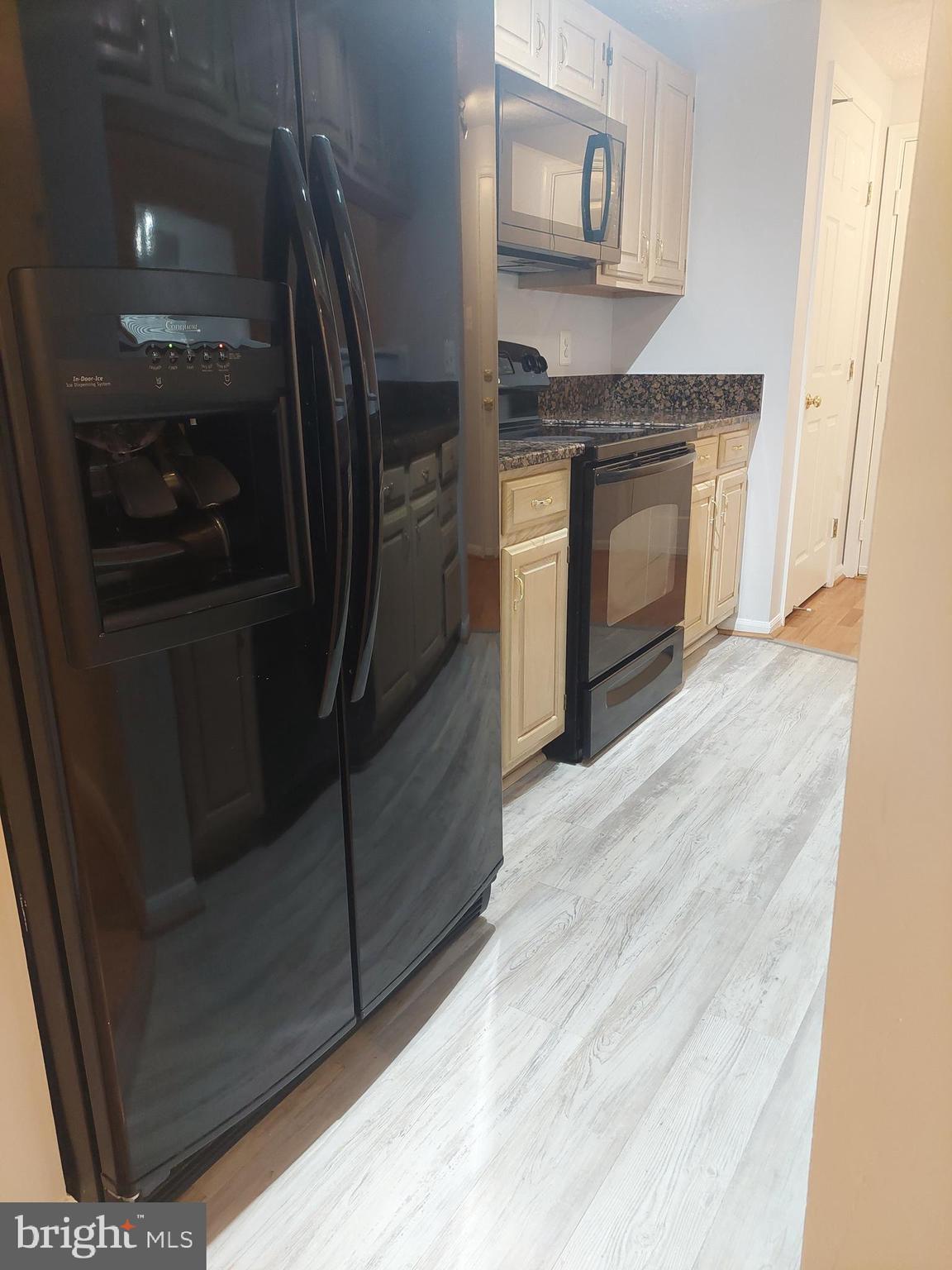 SENECA KNOLLS CODM - Residential Lease