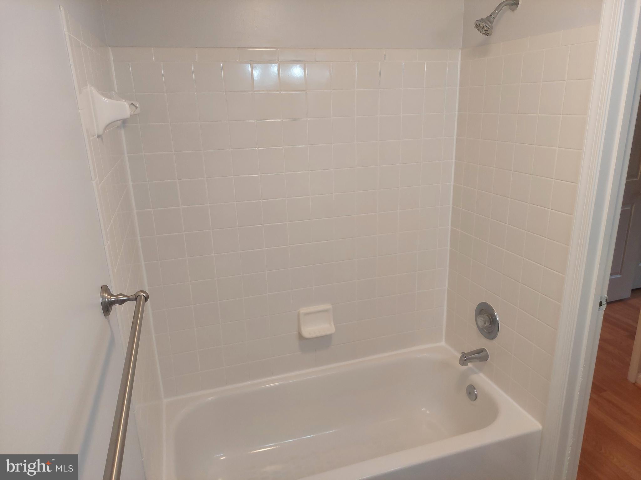 SENECA KNOLLS CODM - Residential Lease