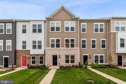 15055 Jaxton Square Ln, Haymarket, VA MLS: VAPW2106008