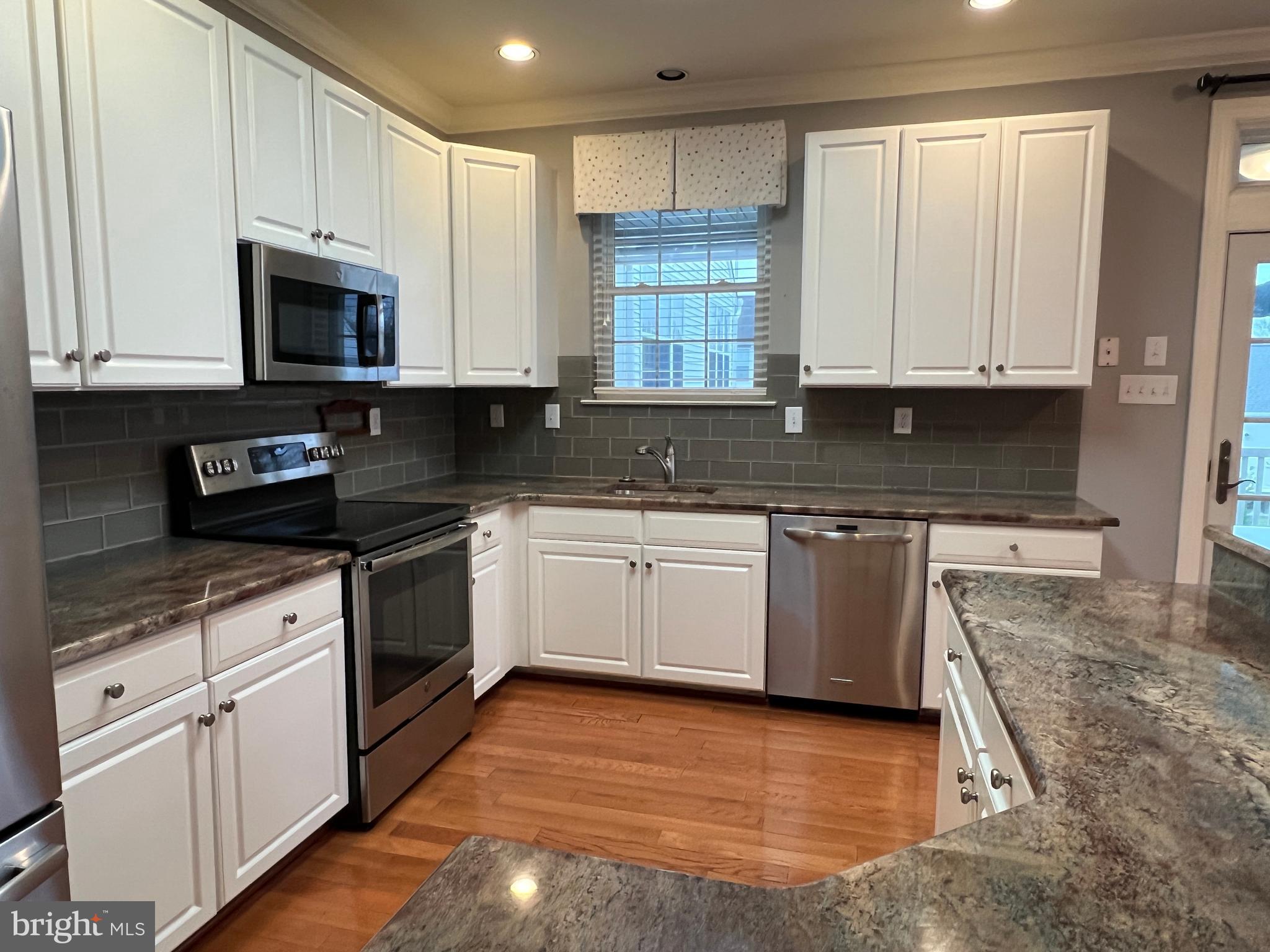 FOX HILL FARM - Residential